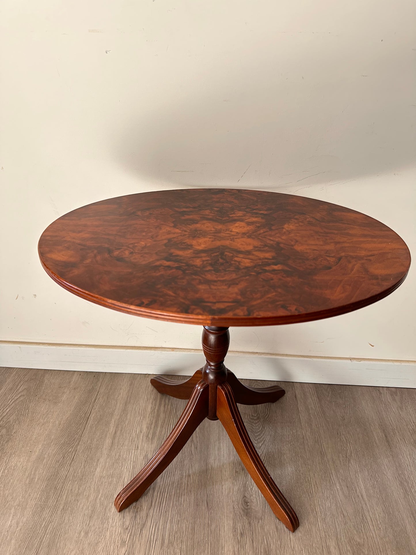 Vintage klassiek koffietafeltje