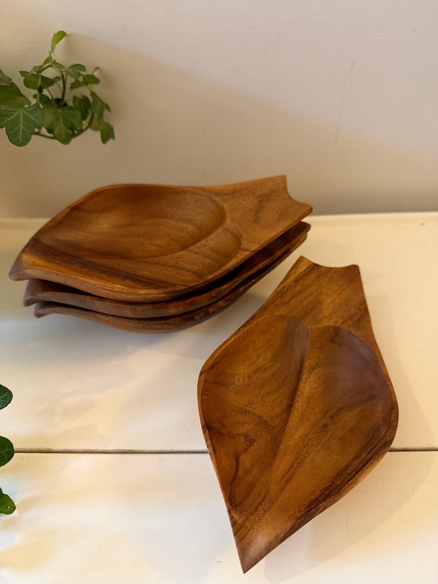 Set van 4 teakhouten schaaltjes