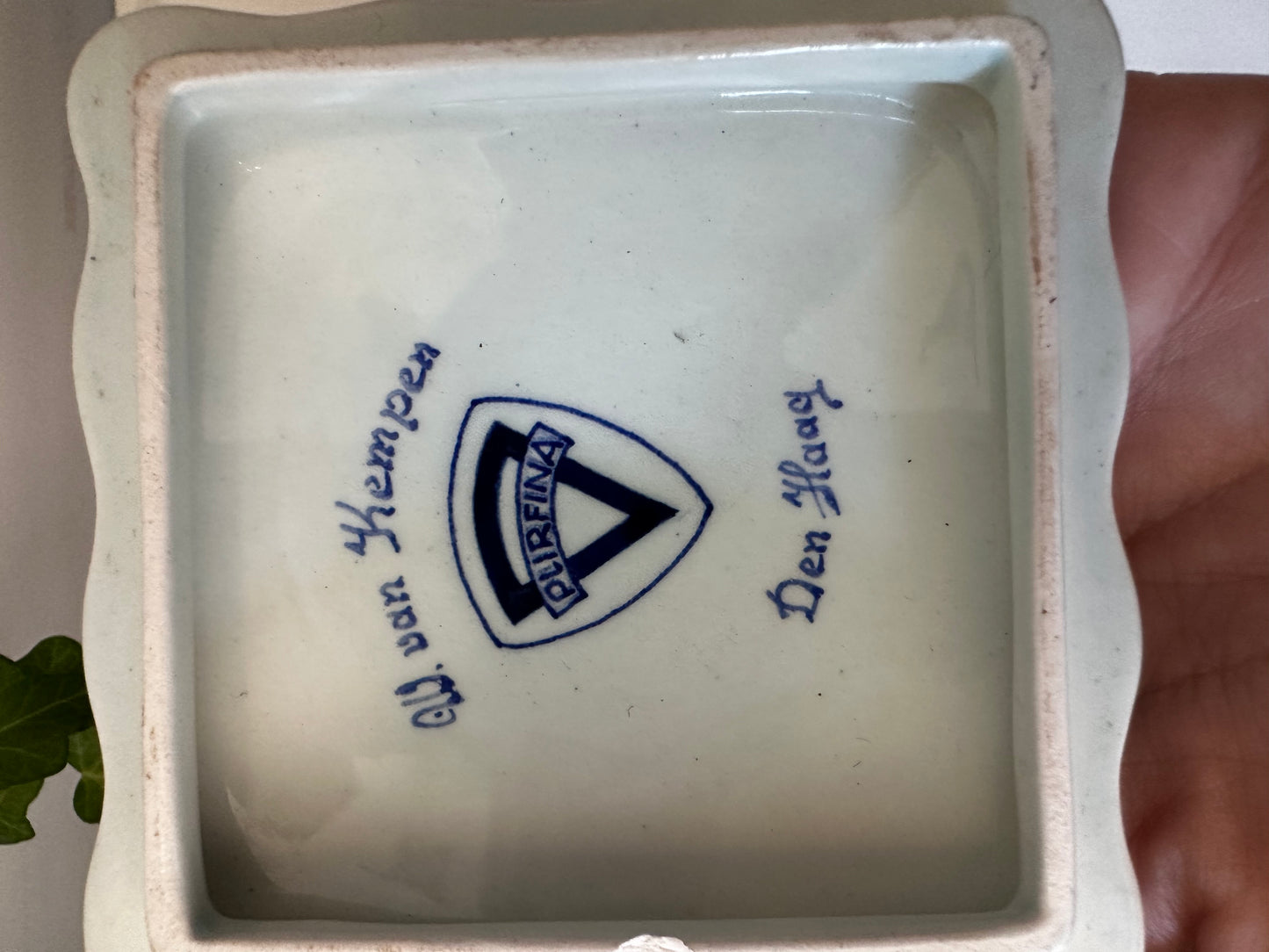 Delft blauw porseleinen doosje gemerkt