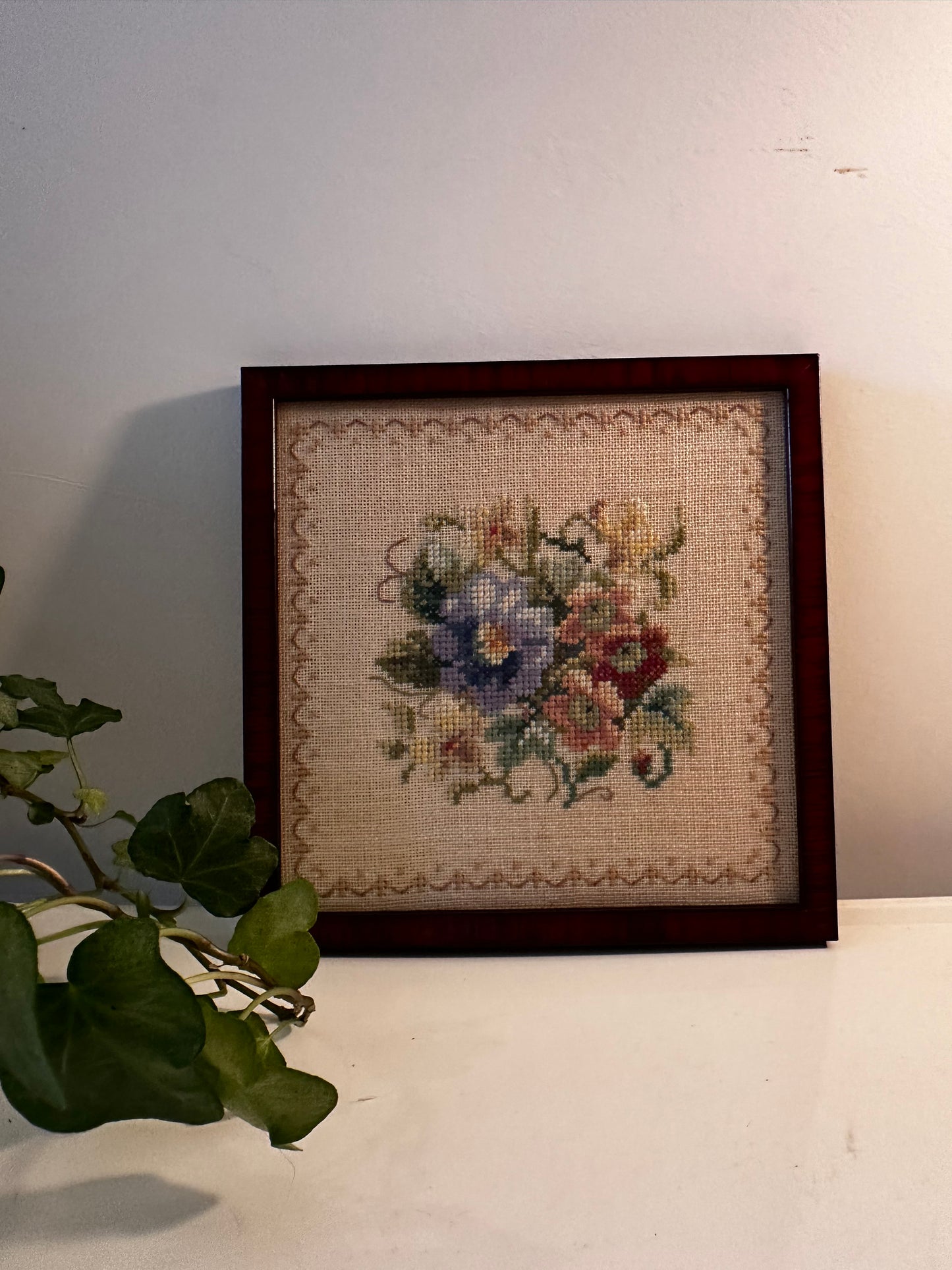 Vintage borduurwerkje in lijstje