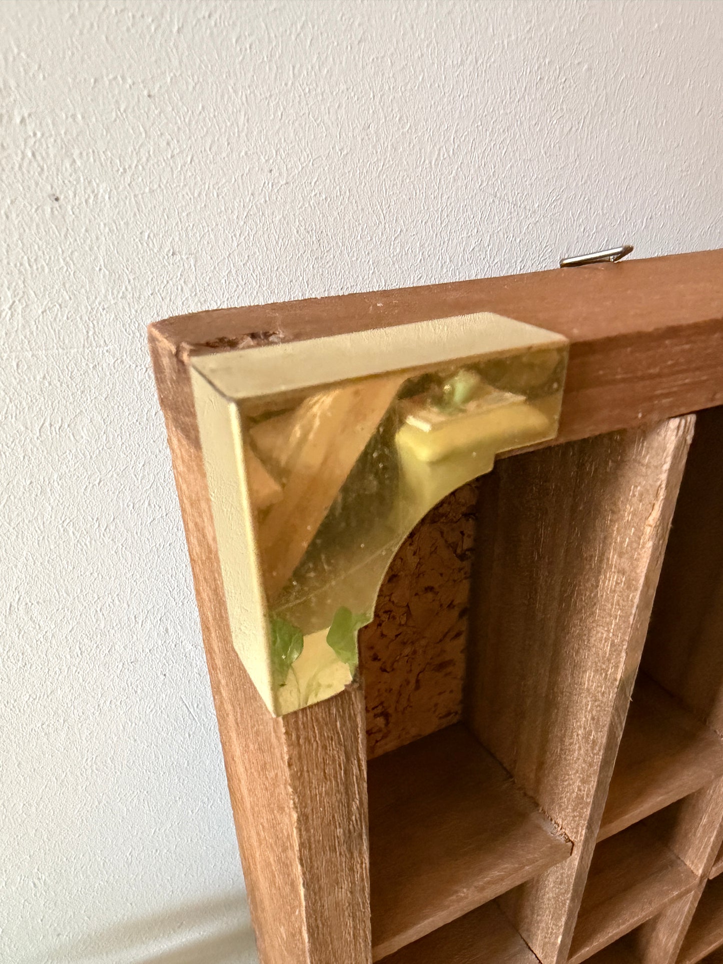 Jaren 70 letterbak met messing details