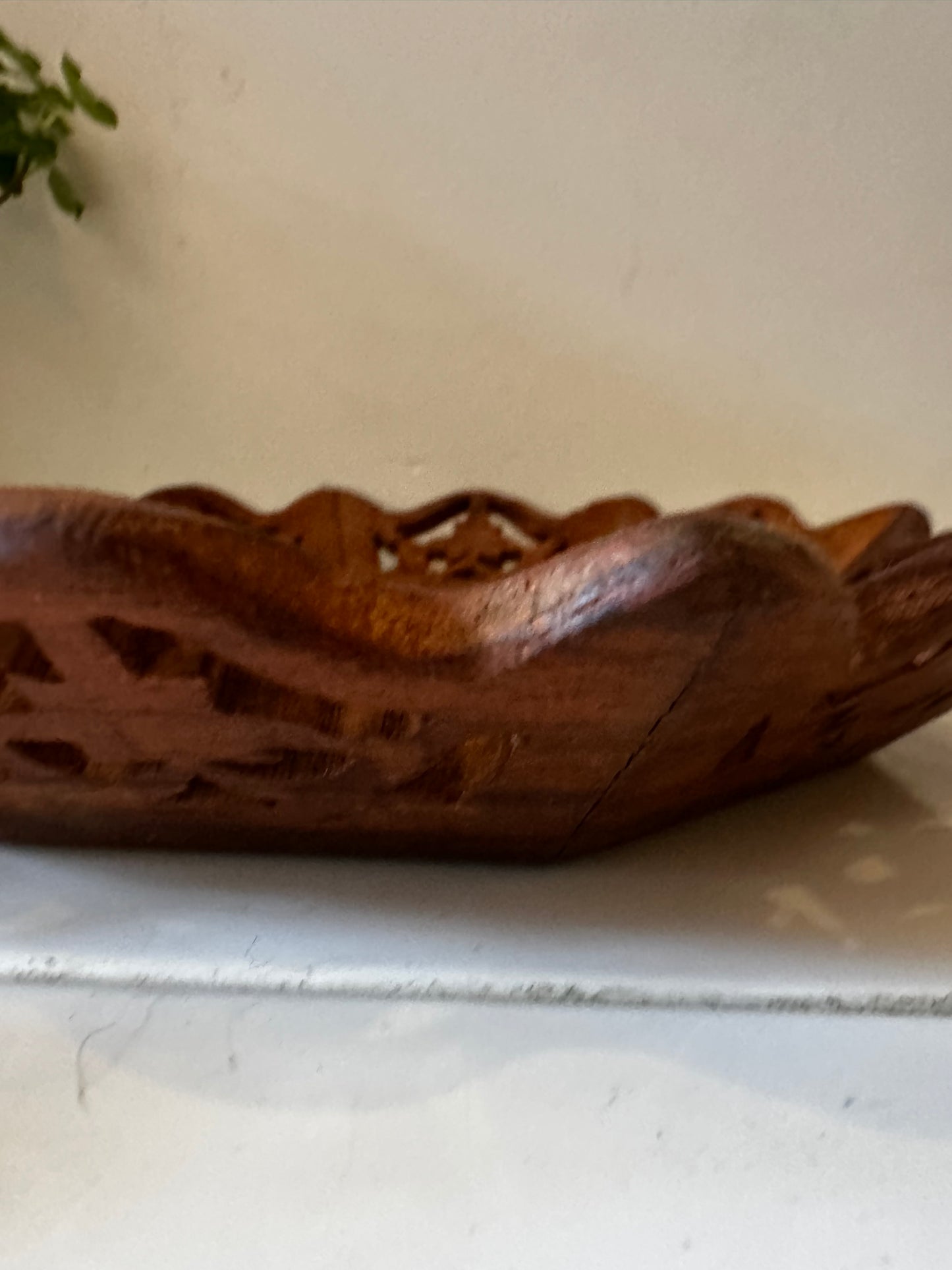 Houten schaaltje met messing inleg