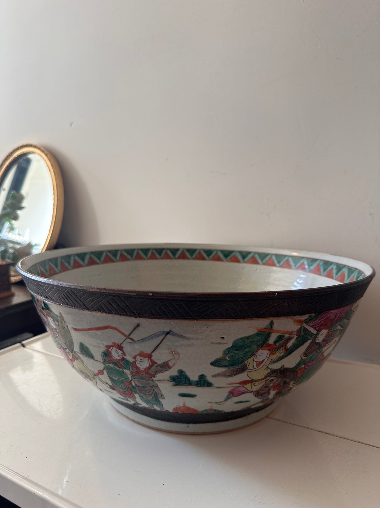 Chinees porseleinen schaal met krijgersdecor