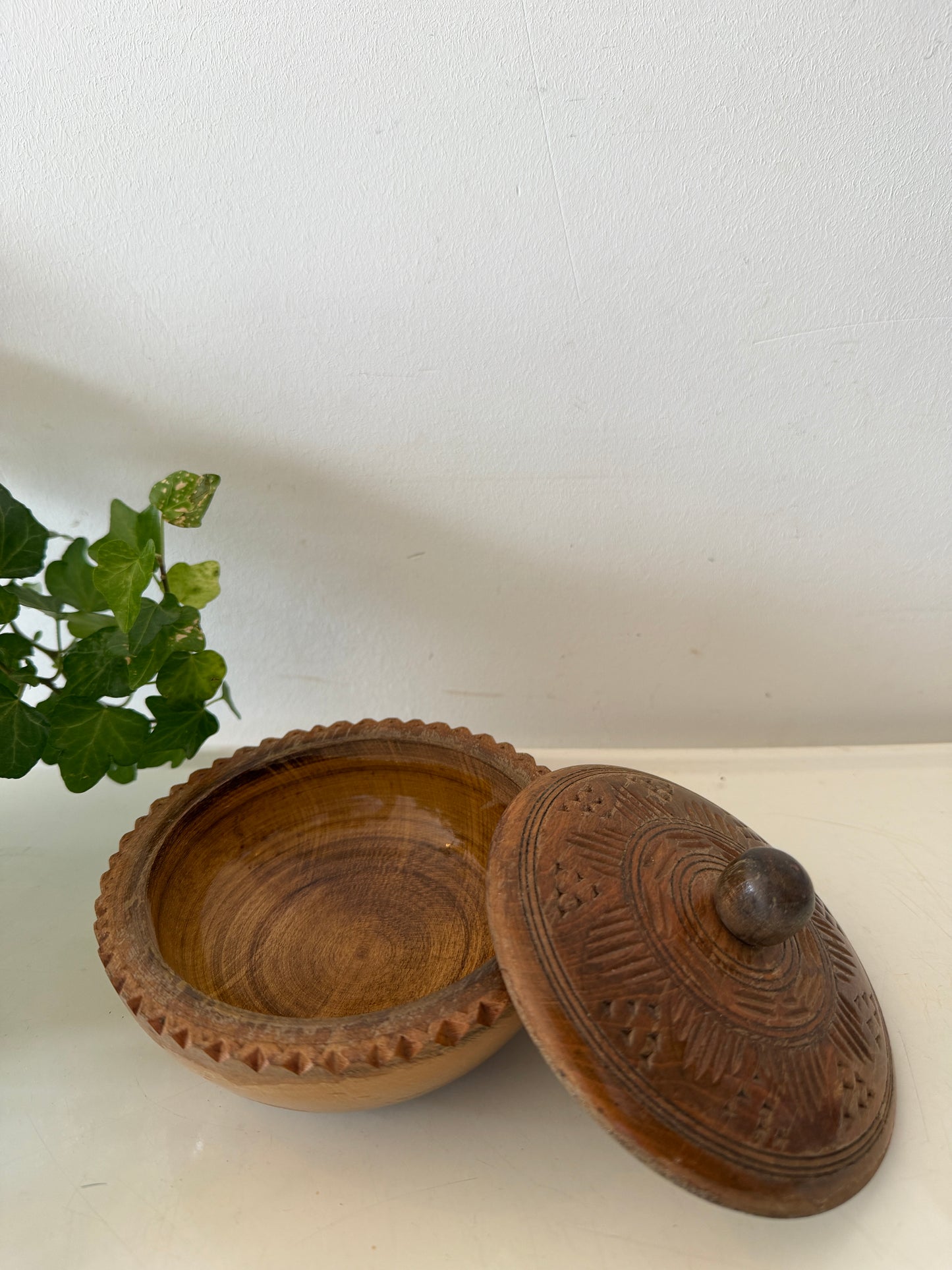 Rond houten bewaardoosje