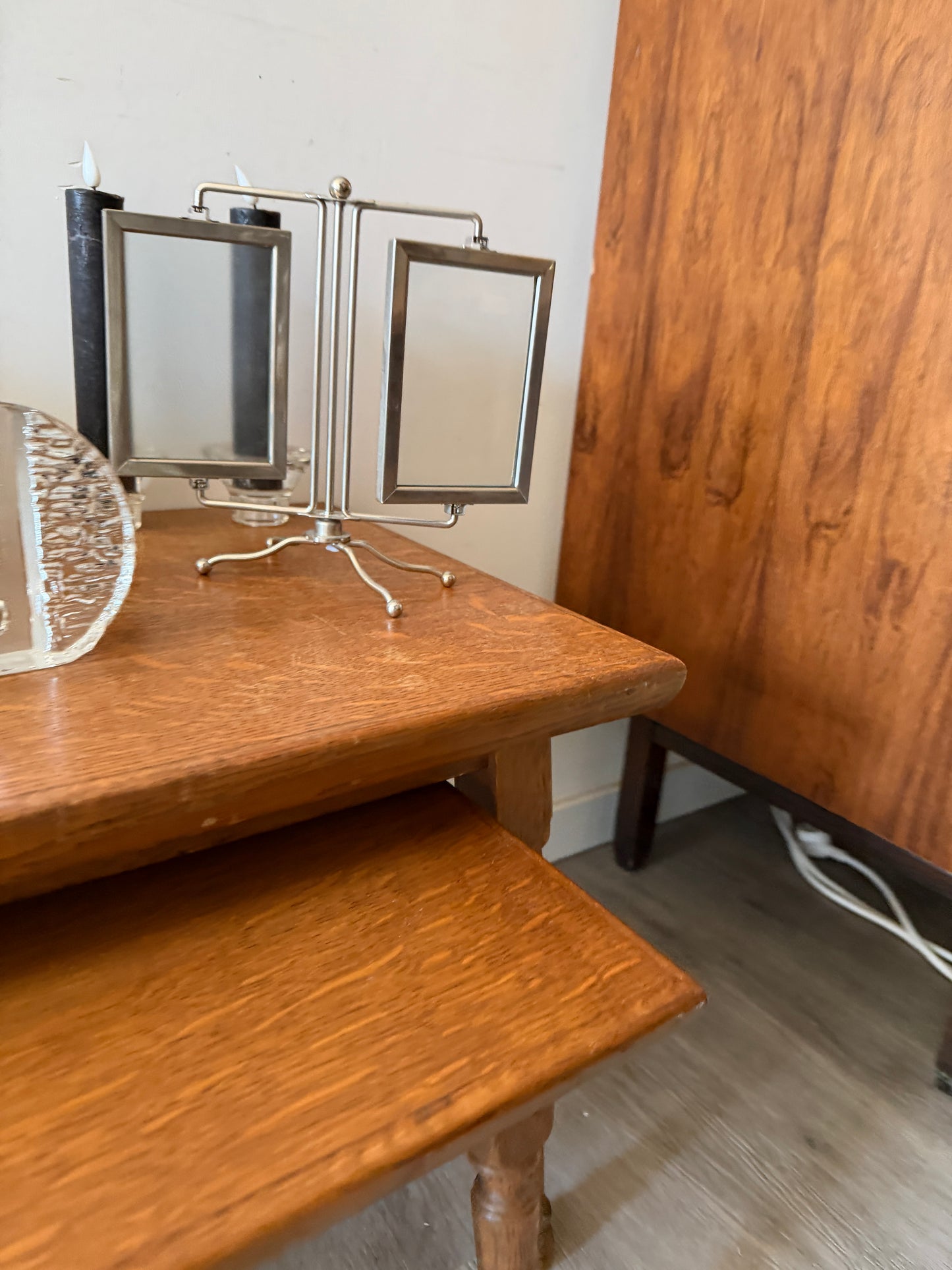 Mimi set van 2 vintage bijzettafeltjes
