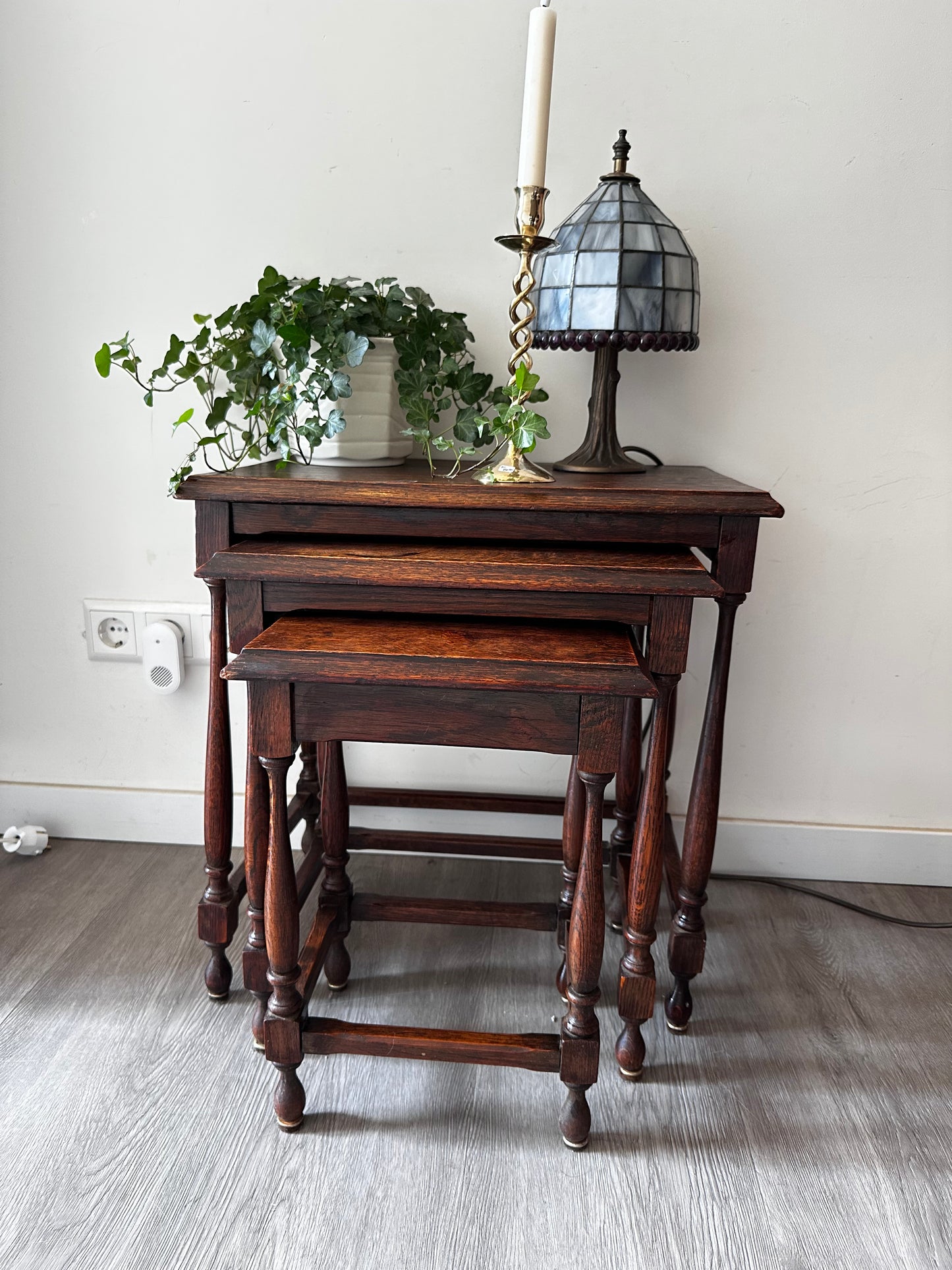 Set van 3 houten vintage bijzettafeltjes