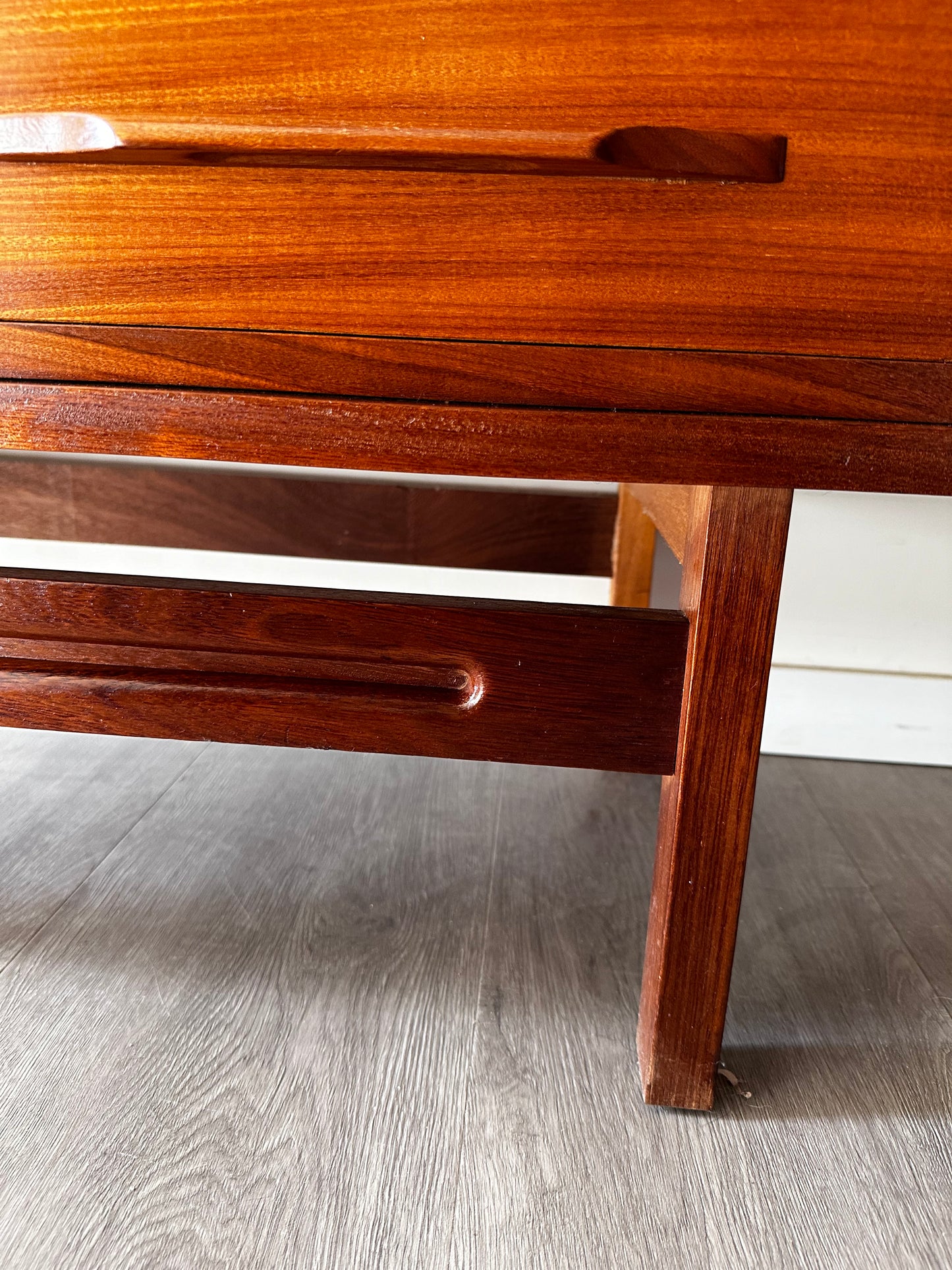 Mid Century High Board kast