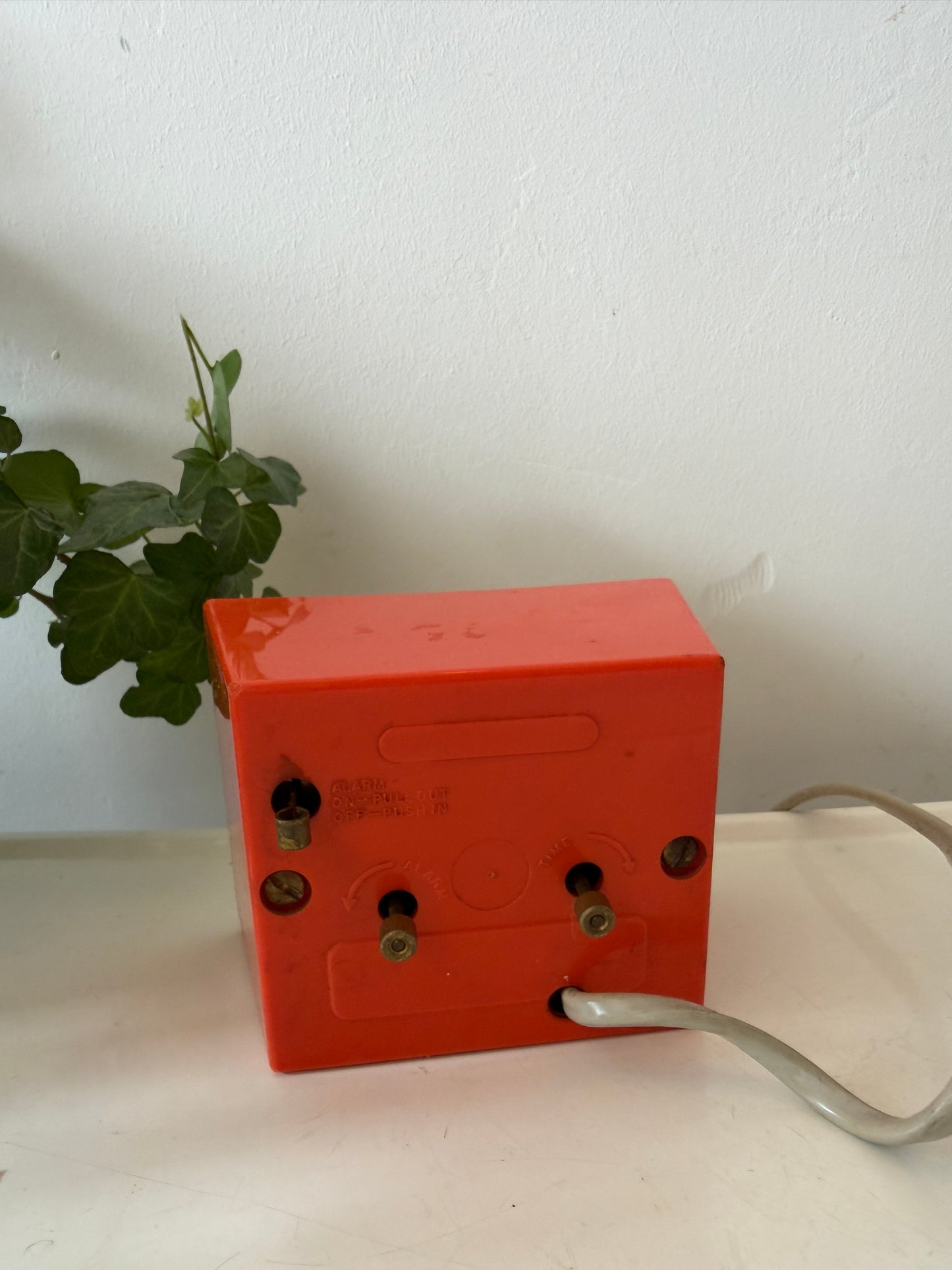 Retro oranje wekkertje