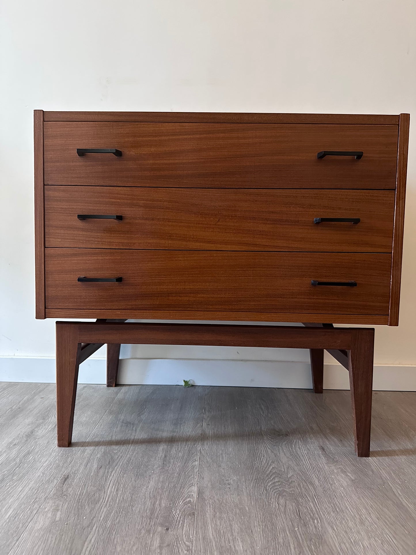 Midcentury Scandinavische ladenkast