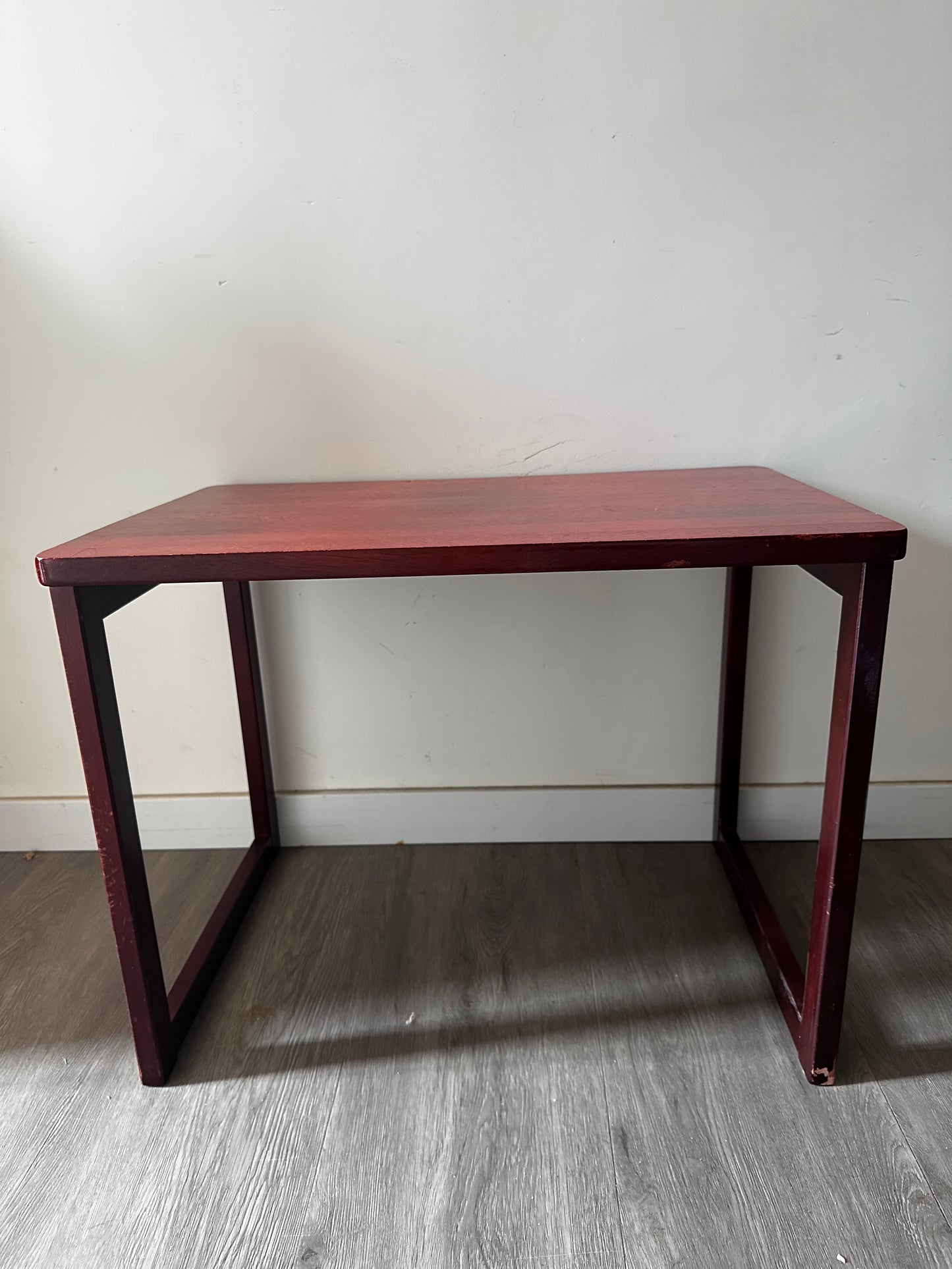 Deens Design bijzettafeltje