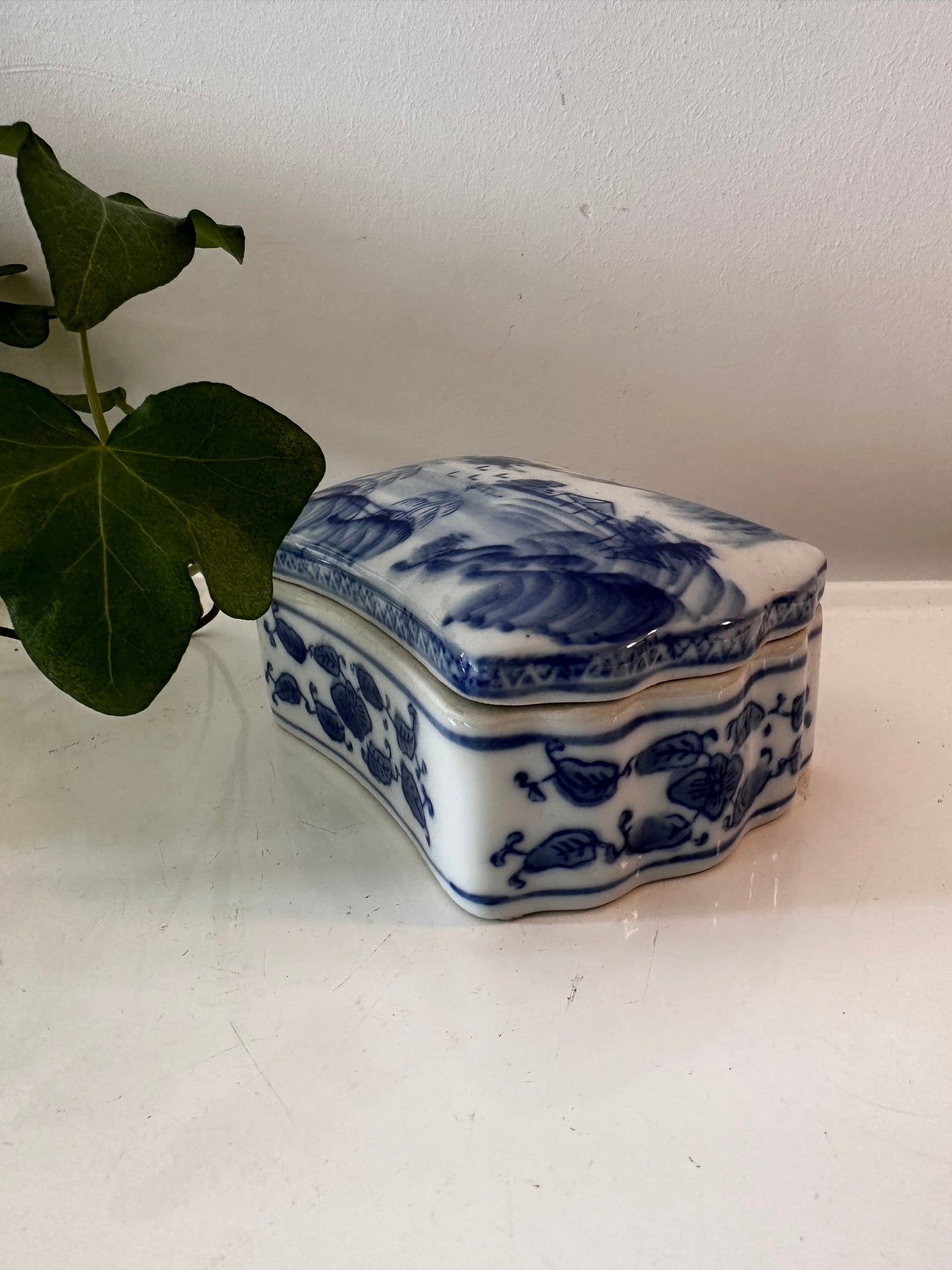 Porselein bewaardoosje