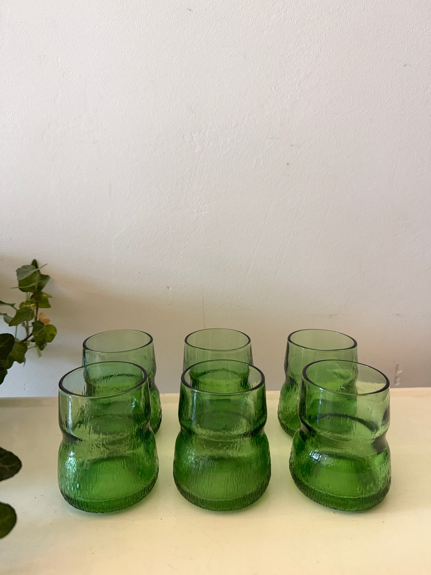 Set van 6 Amaro Averna smaragd groene glazen