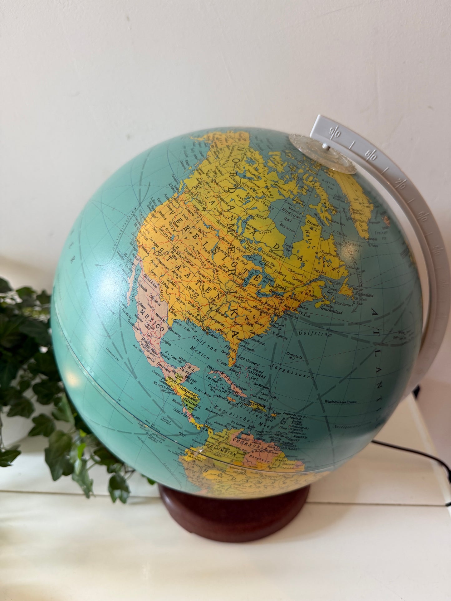 Vintage wereldbol met verlichting