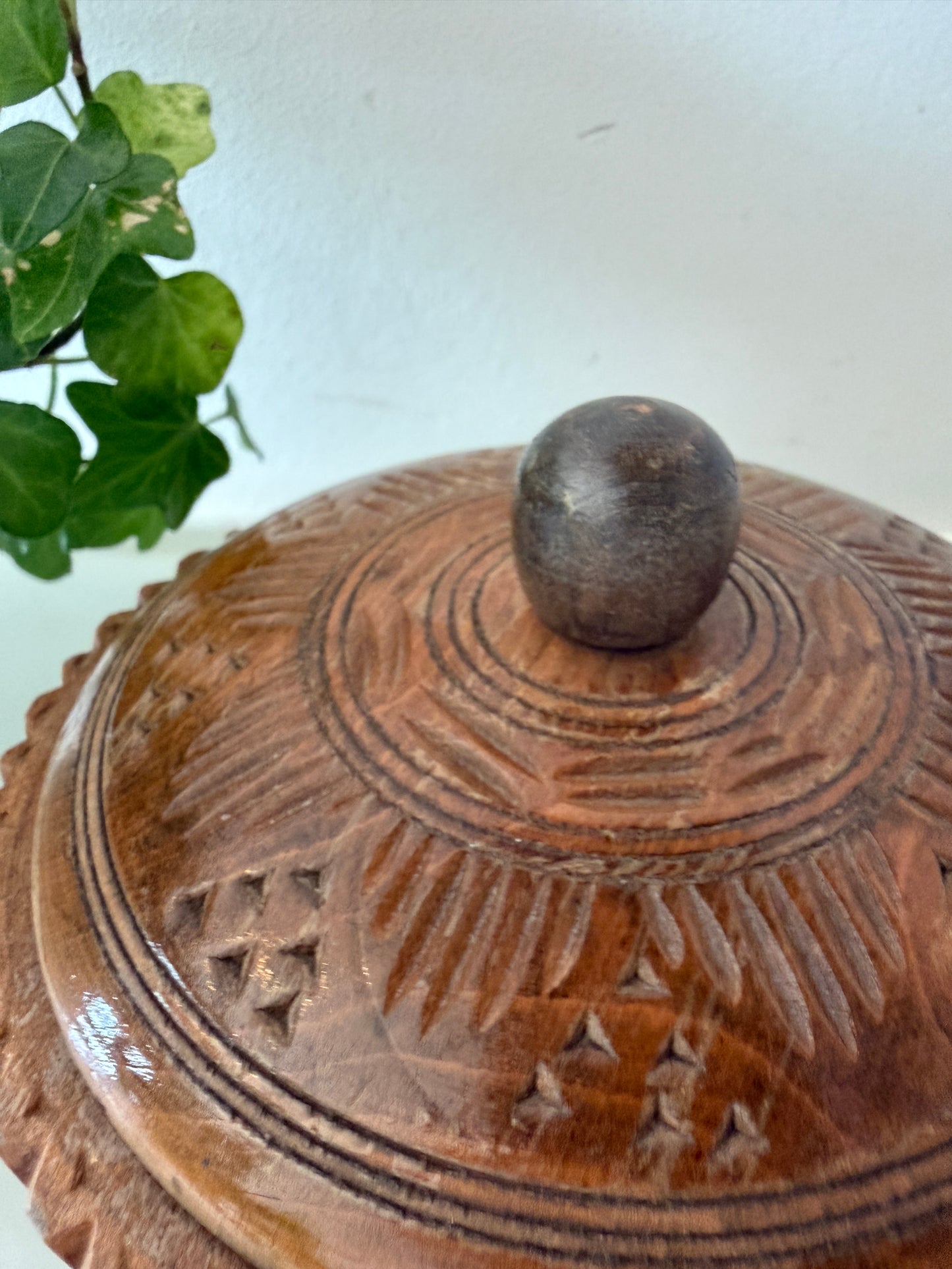 Rond houten bewaardoosje