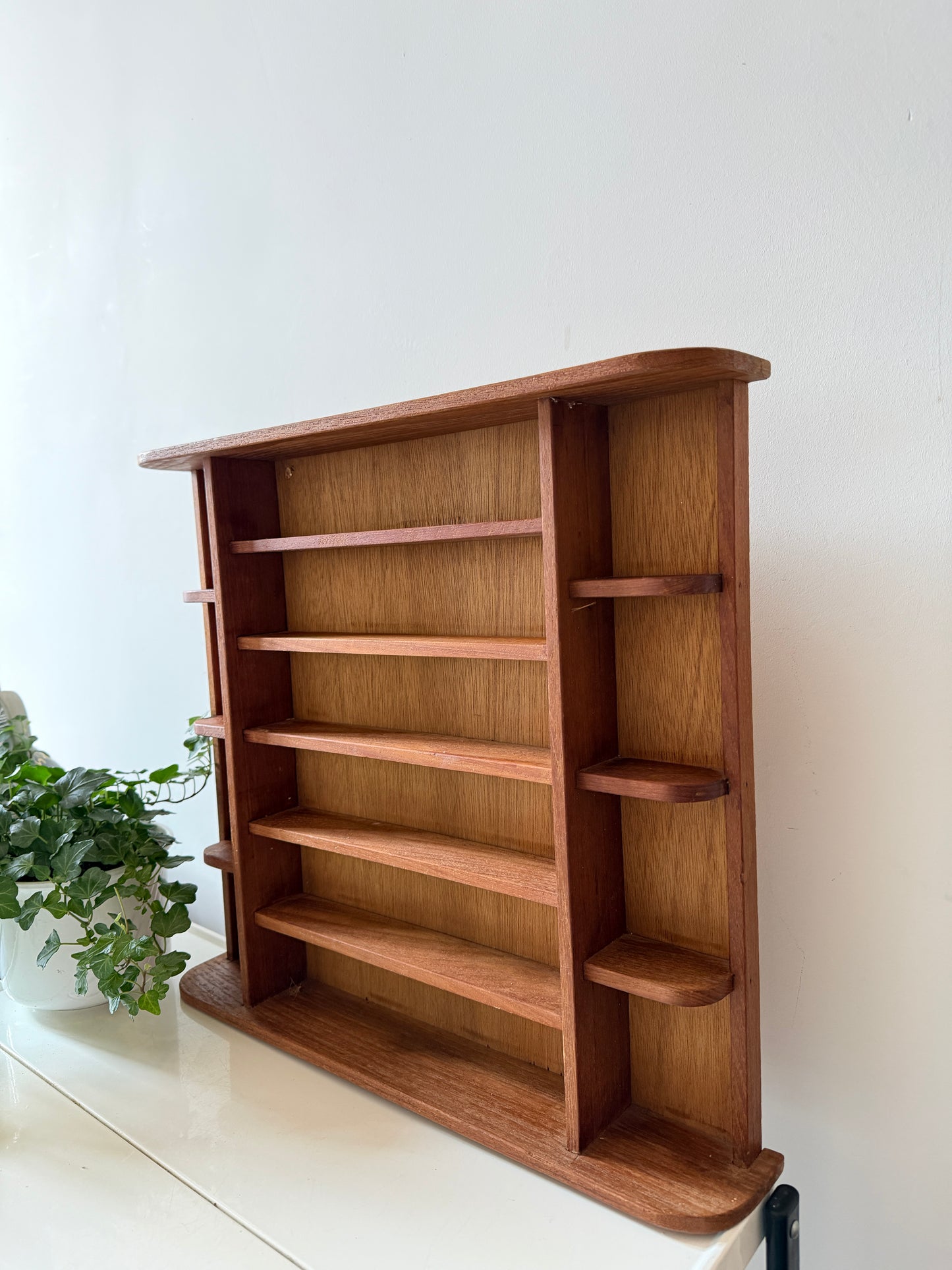 Houten letterbak wandrek