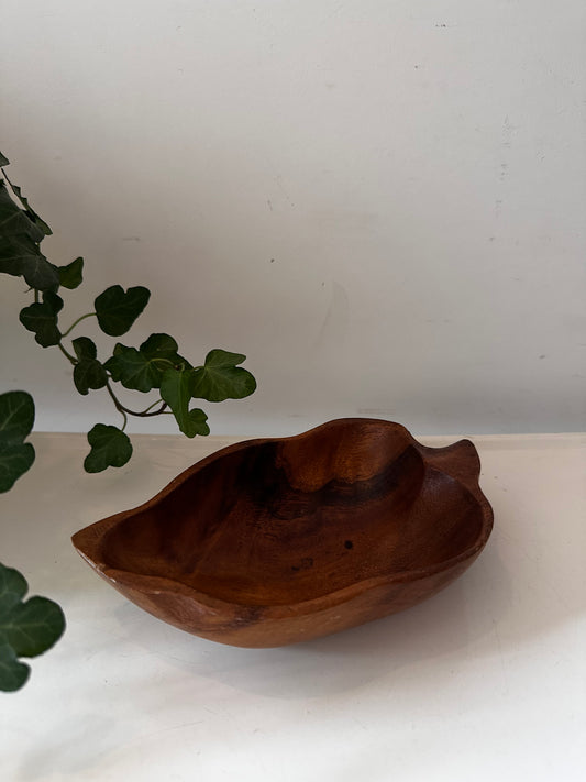 Teak houten schaaltje in de vorm van een blad