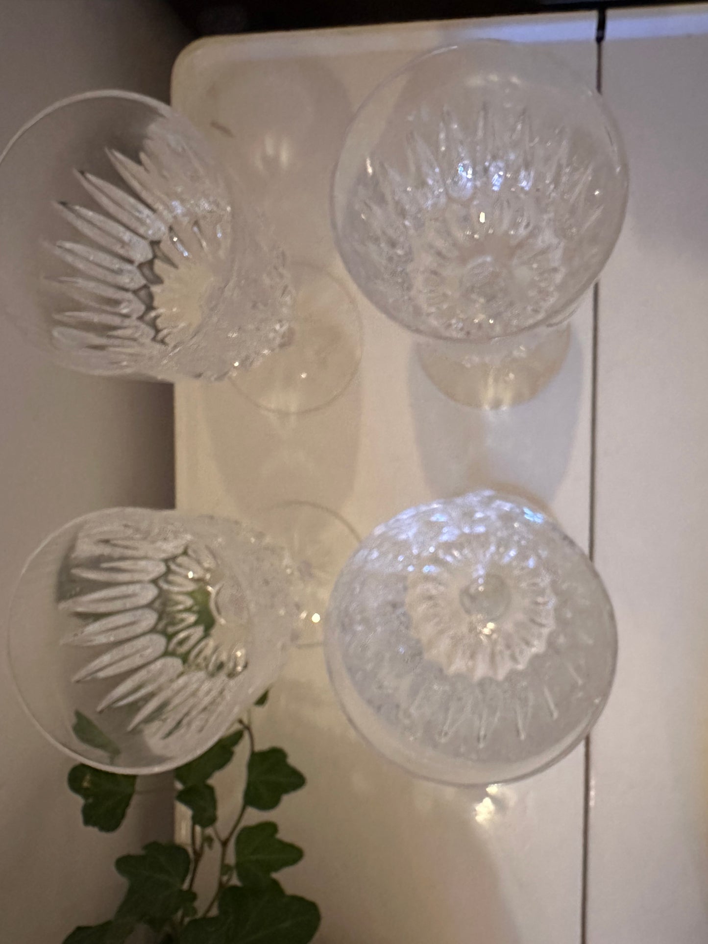 Set van 4 kristallen wijnglazen