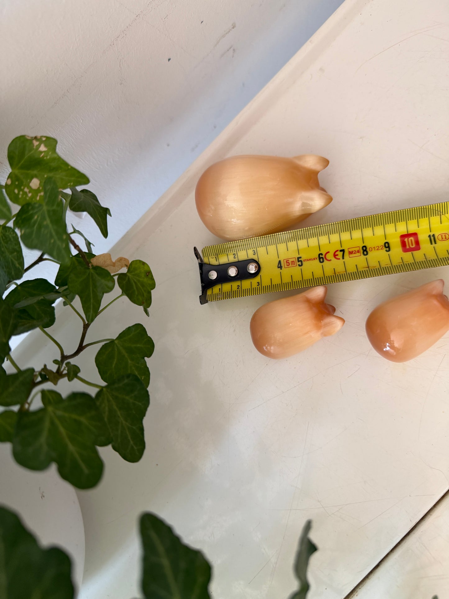 Set van 3 natuurstenen varkentjes