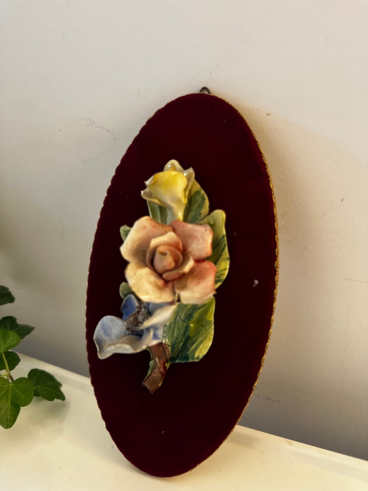 Prachtige ovale wanddecoratie met bloemen