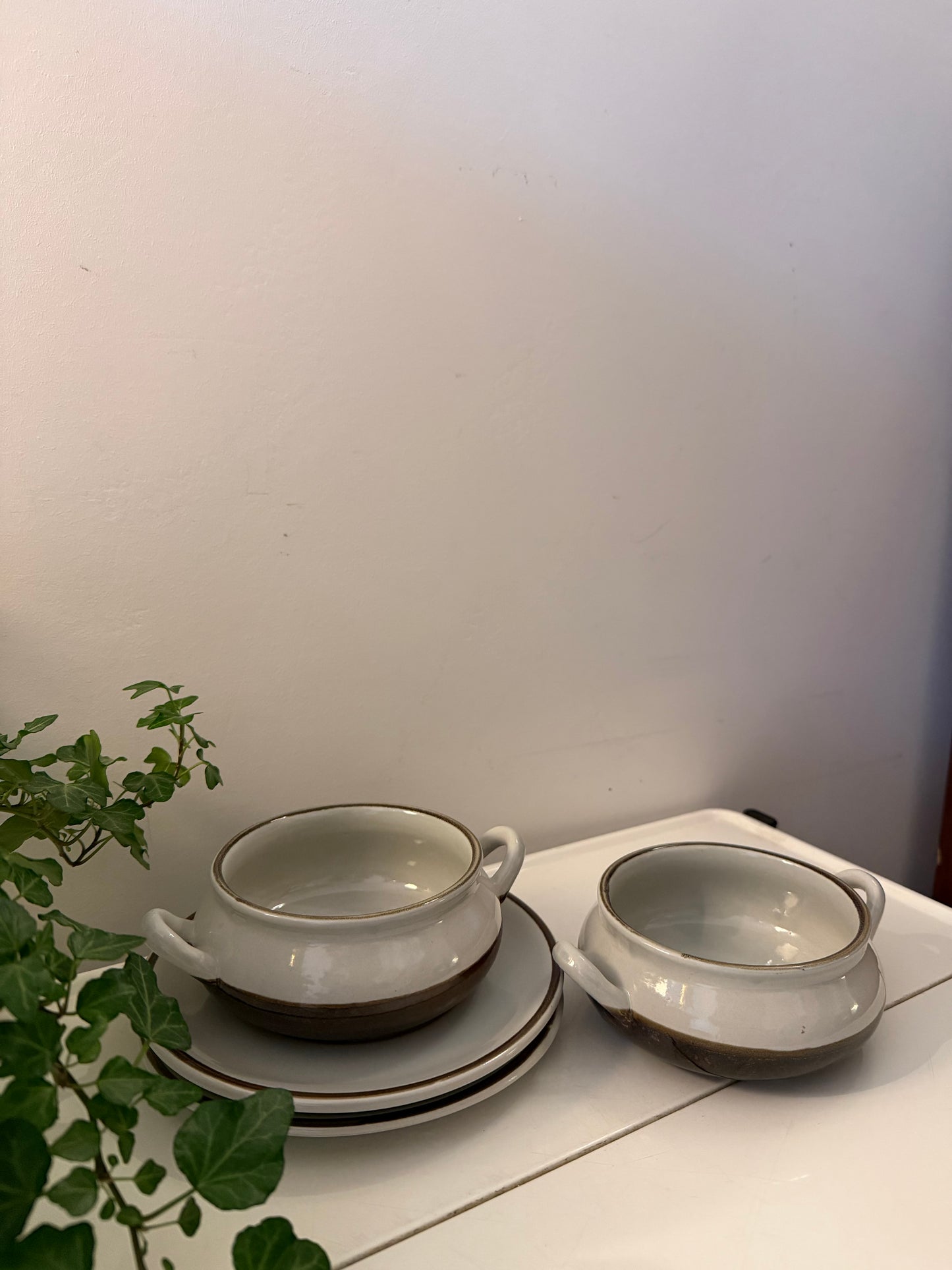 Set van 2 jaren 70 soepkommen en schotels