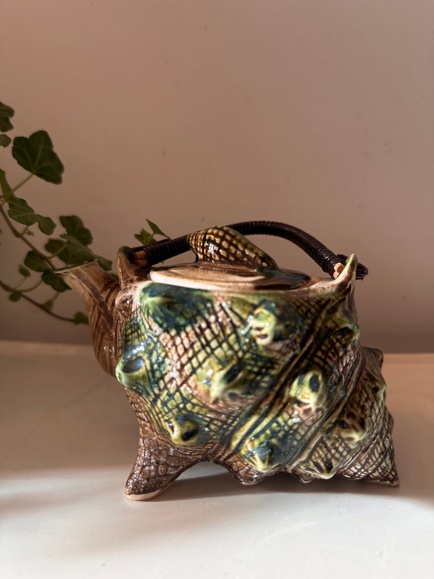 Japans theepotje vorm van schelp