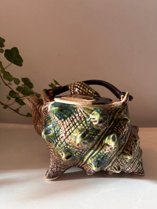 Japans theepotje vorm van schelp