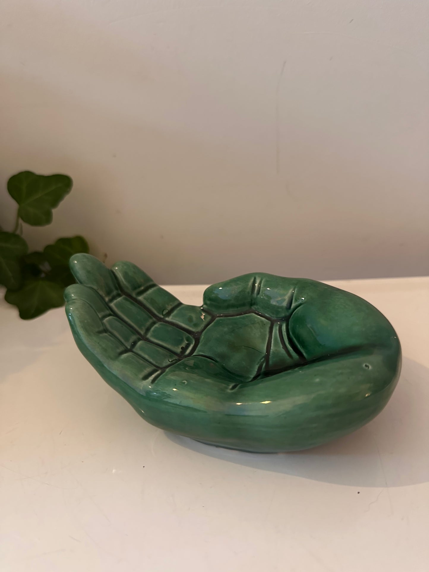 Keramieken groene hand