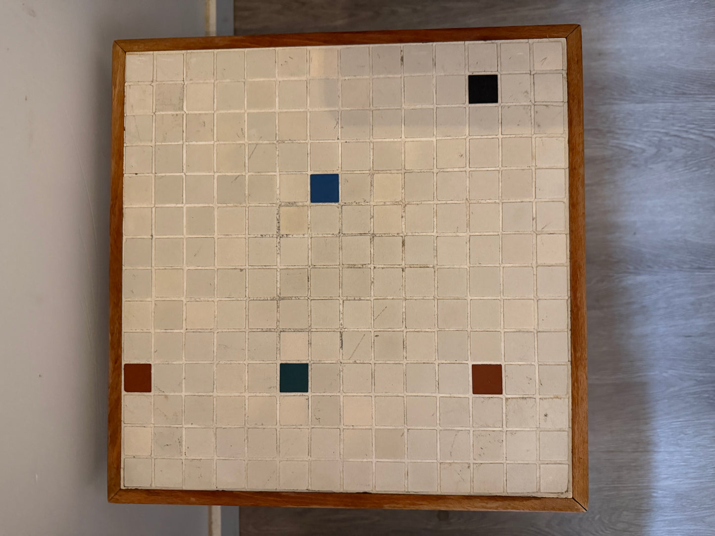 Vintage vierkant jaren 60/70 bijzettafeltje
