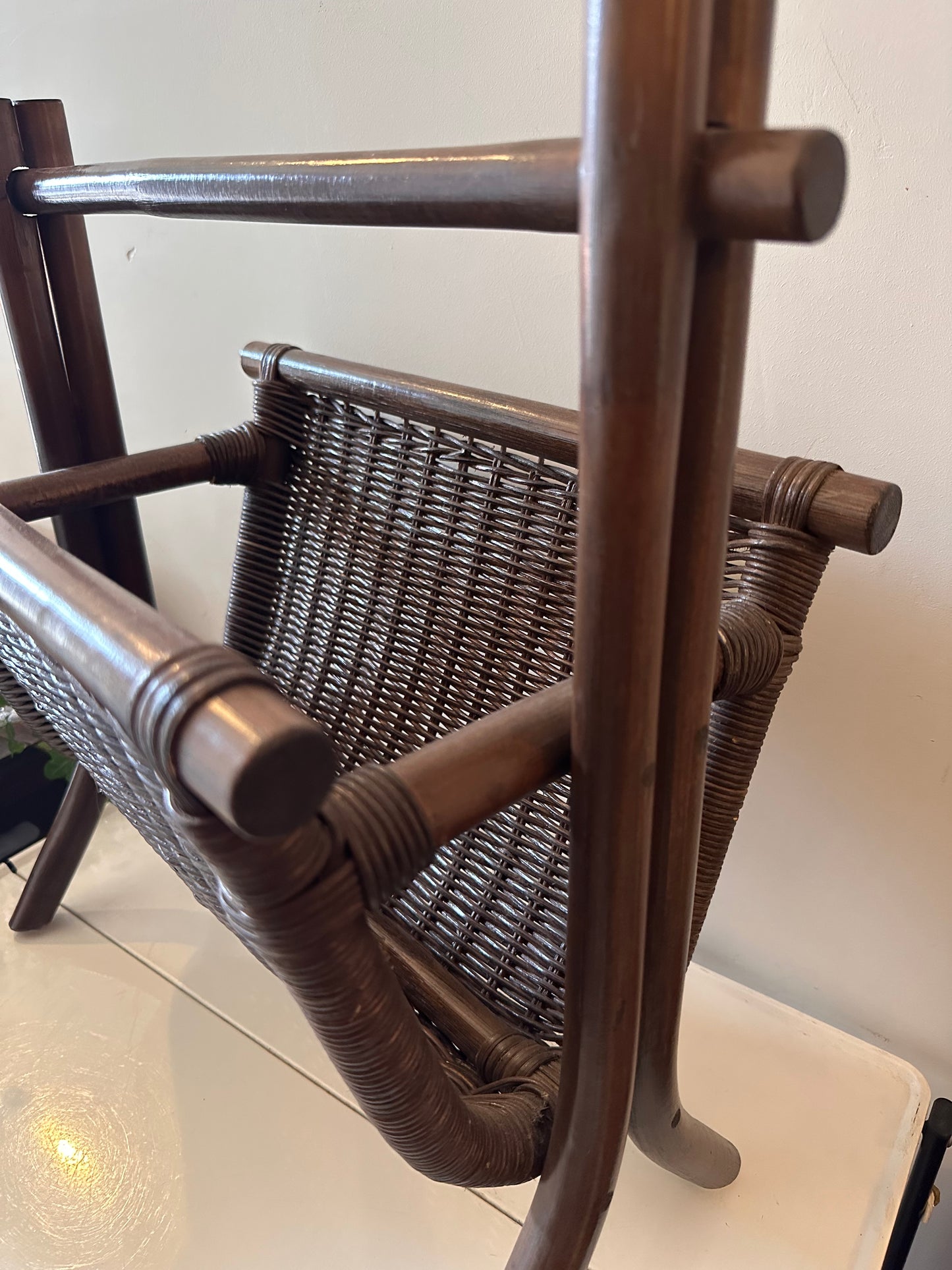 Rotan bamboe lectuurbak jaren 70