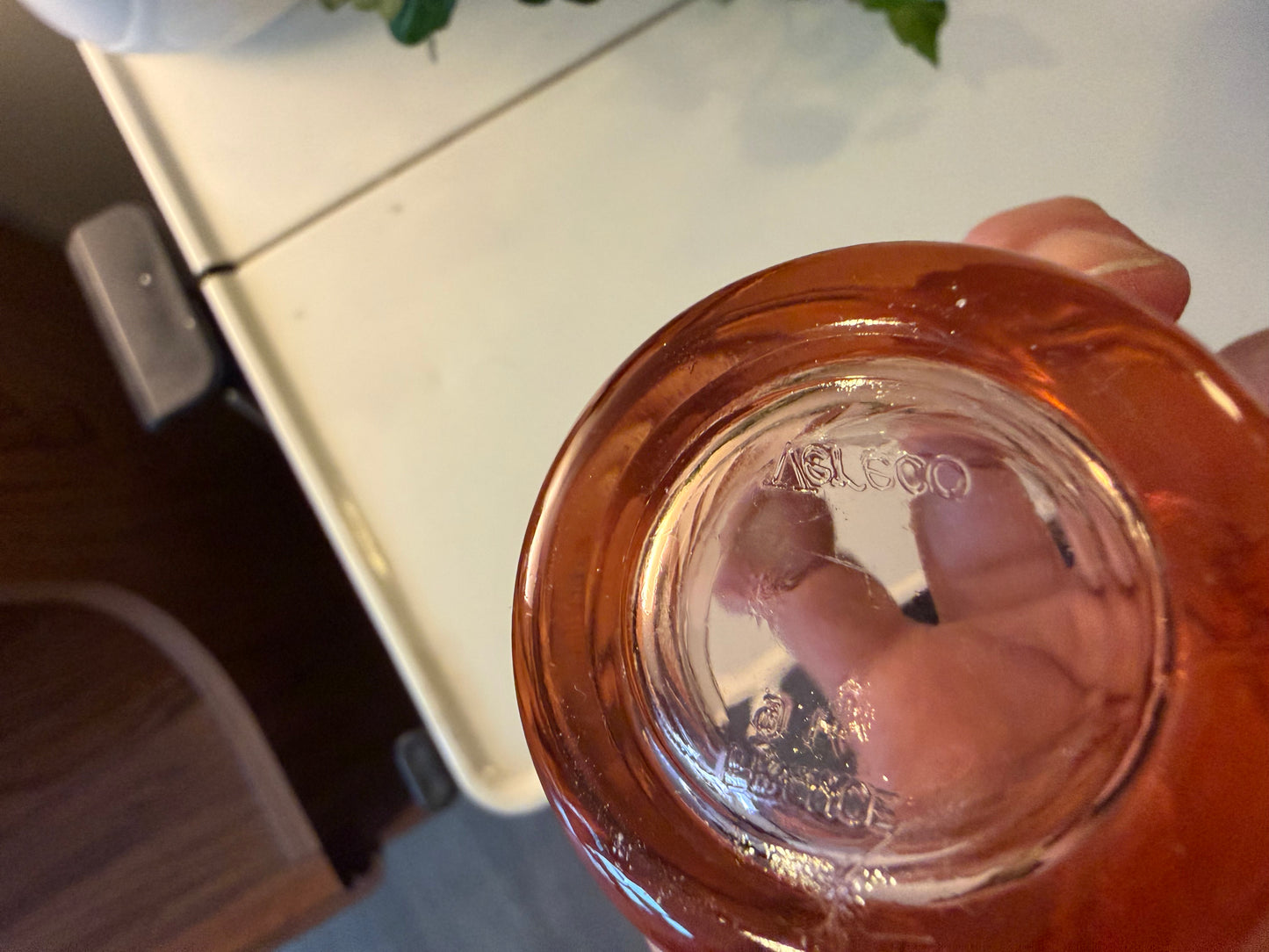 4 Glaasjes Art Deco pers glas