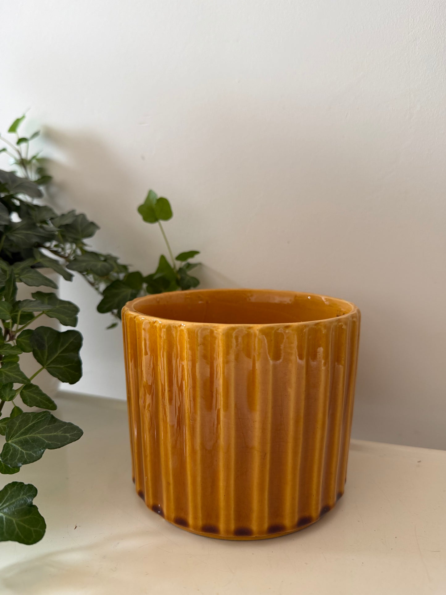 Adco Bloempot keramiek okergeel
