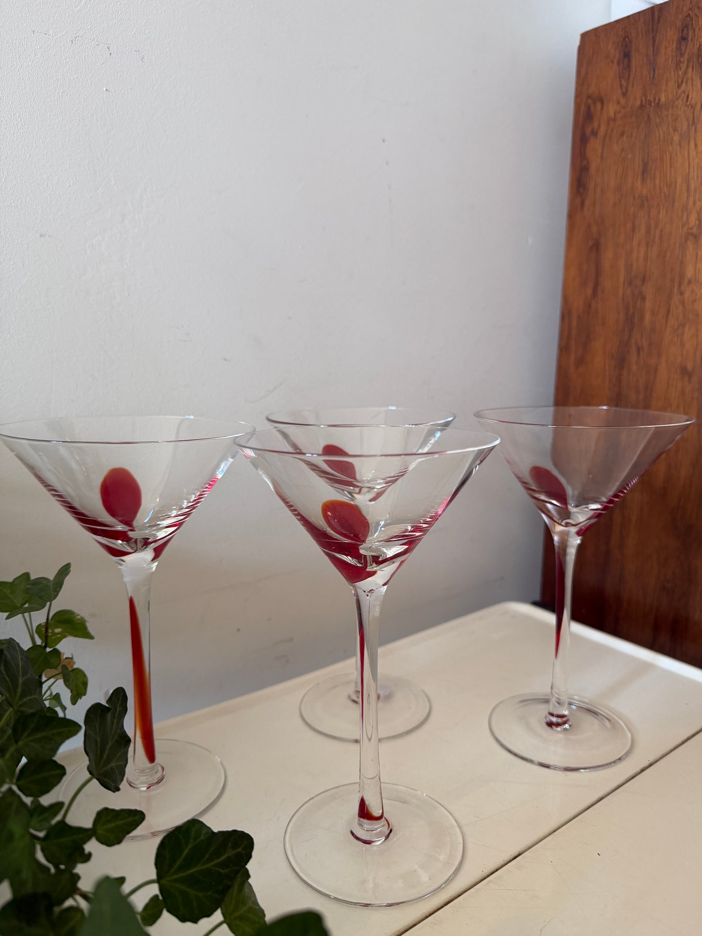 Pier 1 Imports Swirline Red cocktail glazen