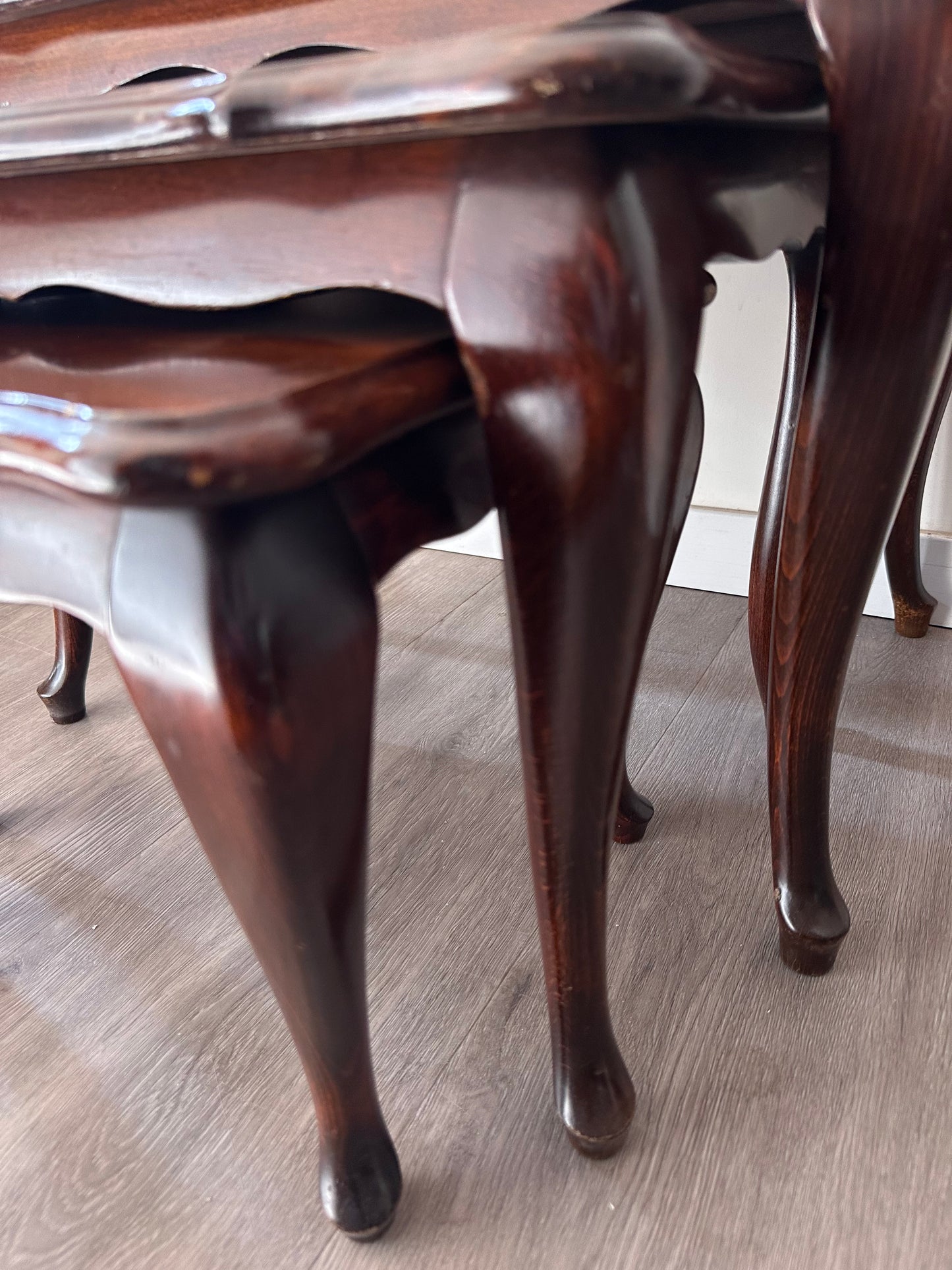 Nesting tables queen Ann stijl