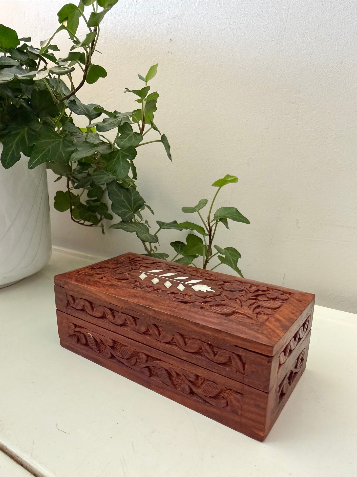 Houten bewaardoosje met inleg