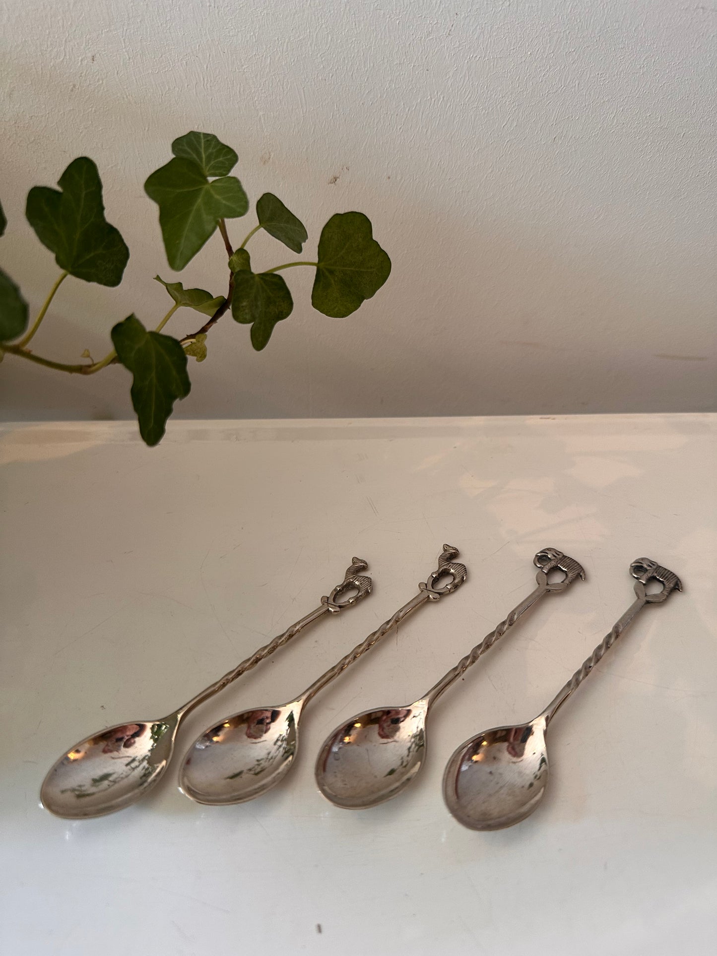 Set van 4 zilverkleurige theelepeltjes met dierenmotief