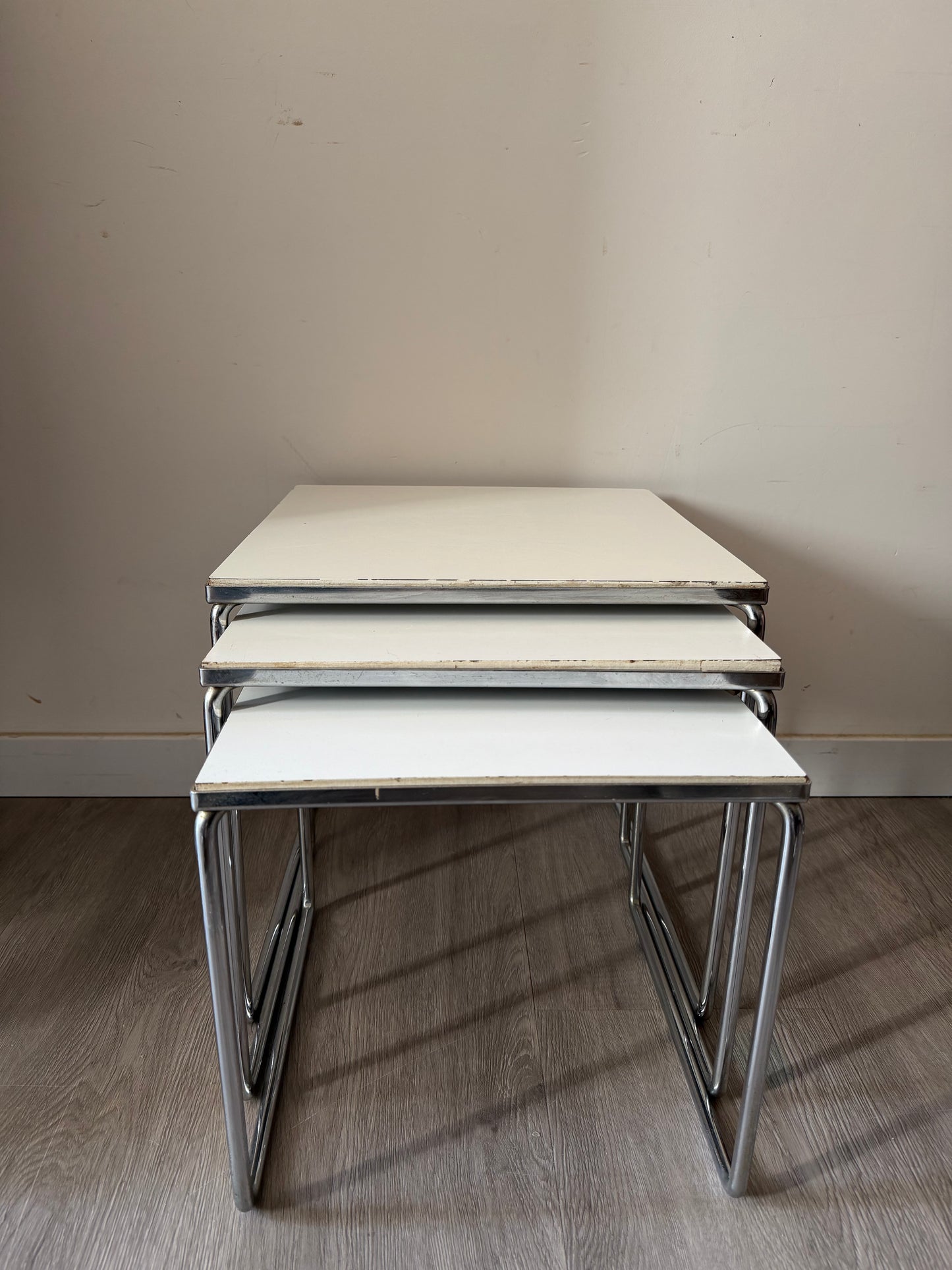 Mimi set Nestingtables chroom wit blad mid century