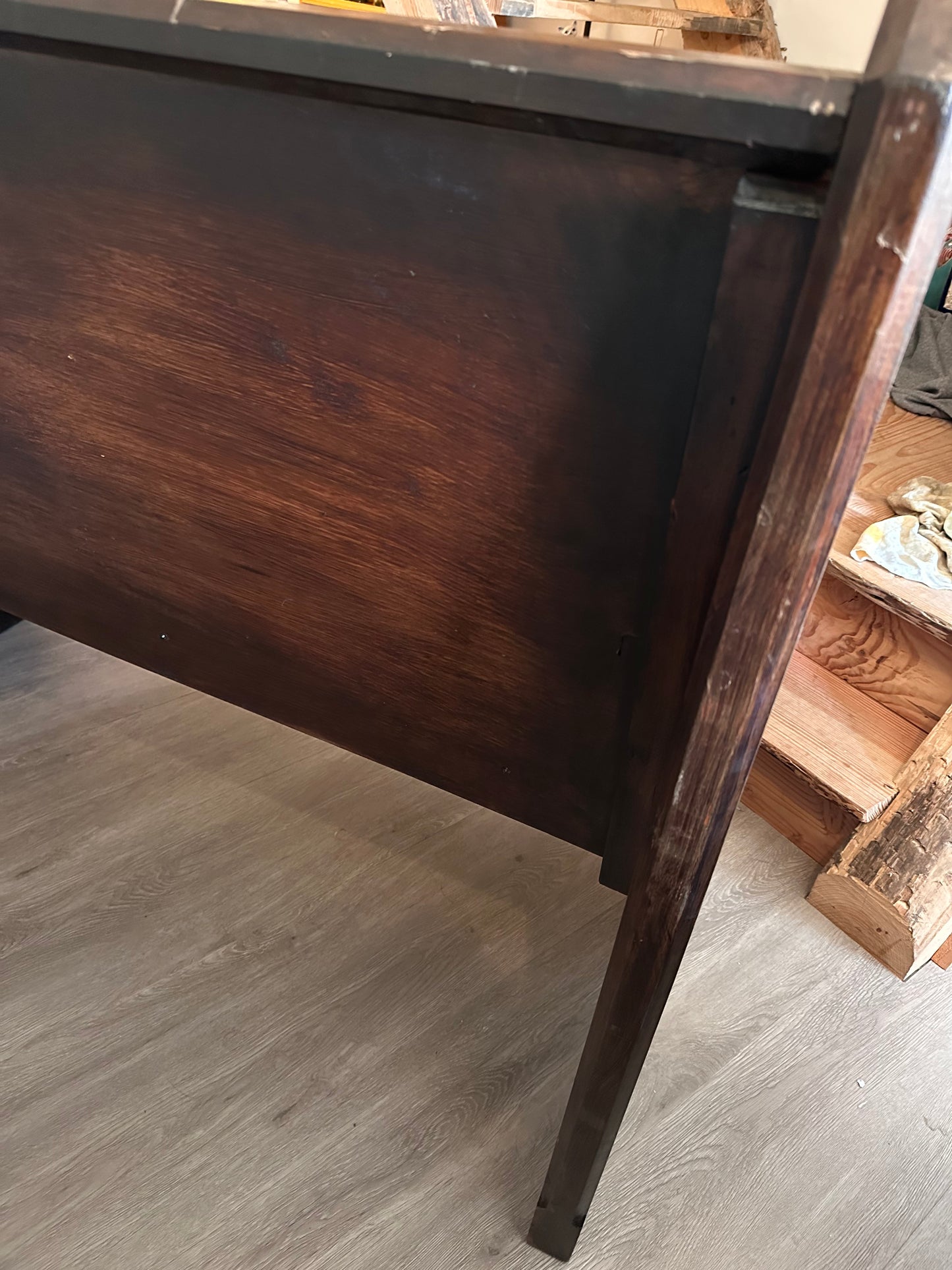 Donkerhouten kloosterbank