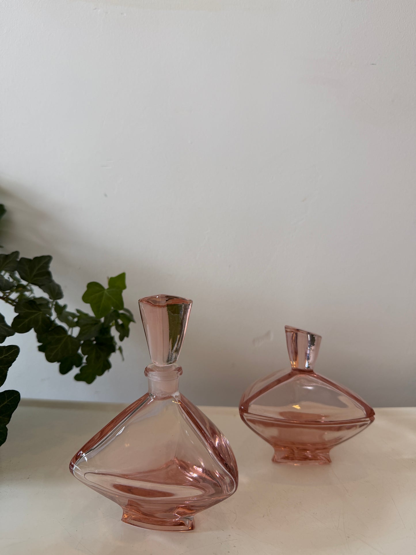 Art Deco set roze glas