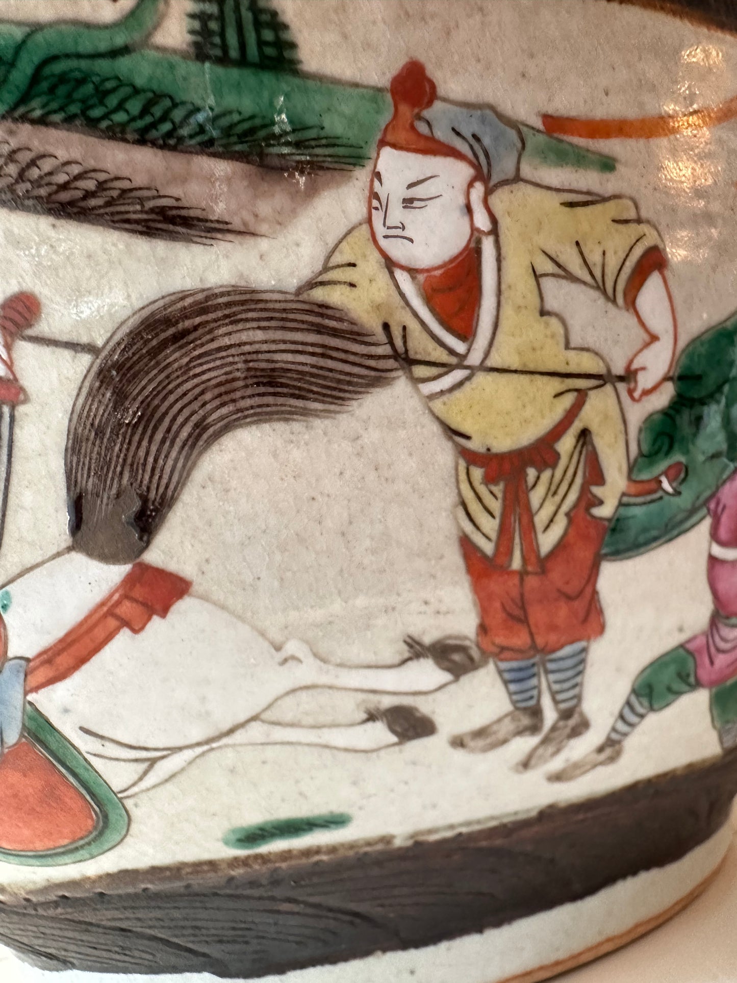 Chinees porseleinen schaal met krijgersdecor