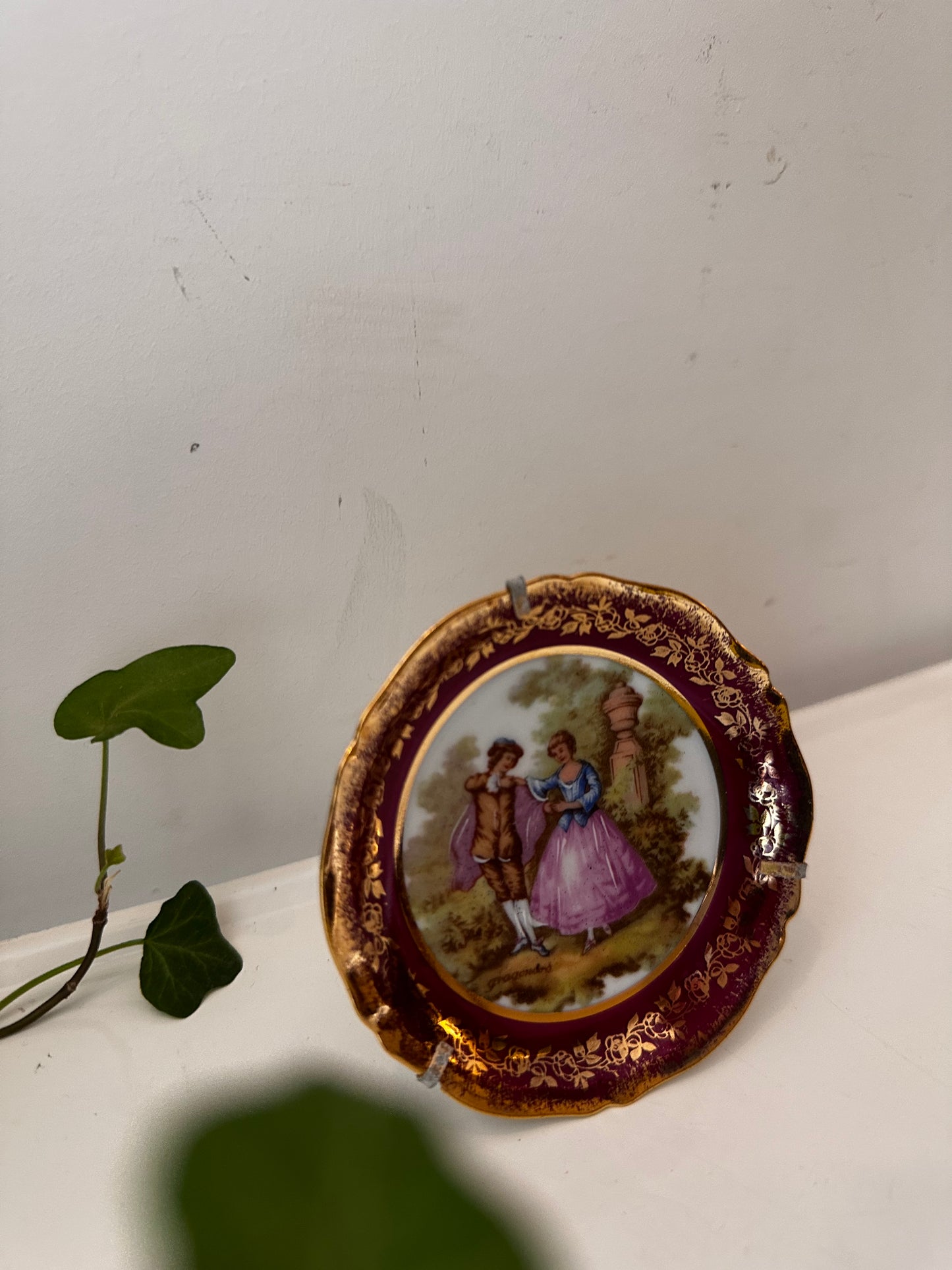 Limoges bordje op standaard