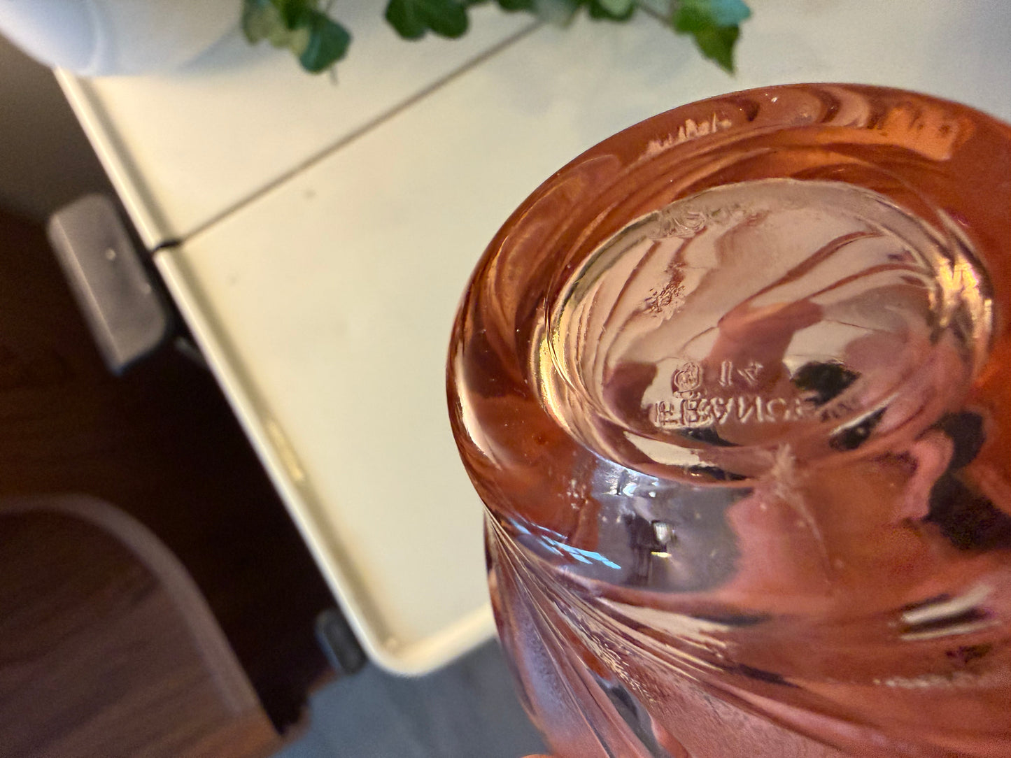 4 Glaasjes Art Deco pers glas