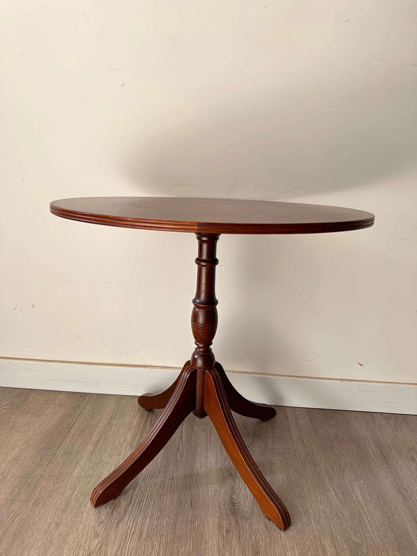 Vintage klassiek koffietafeltje