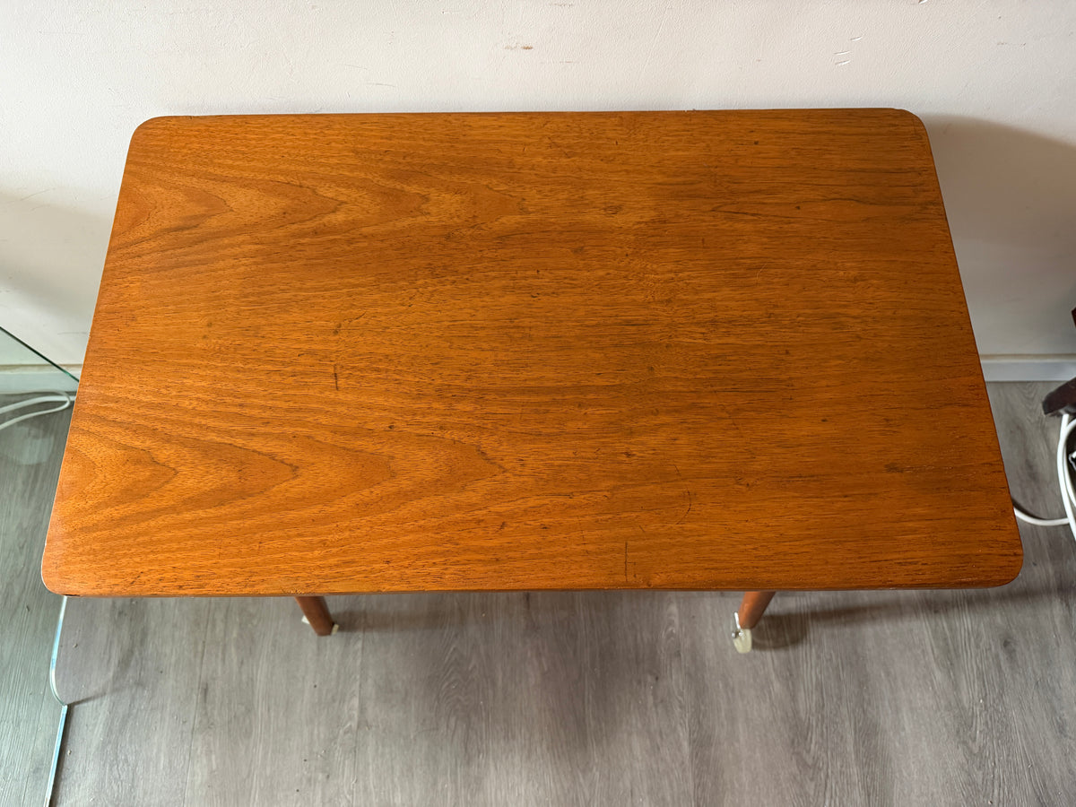 Mid Century tafeltje op wieltjes