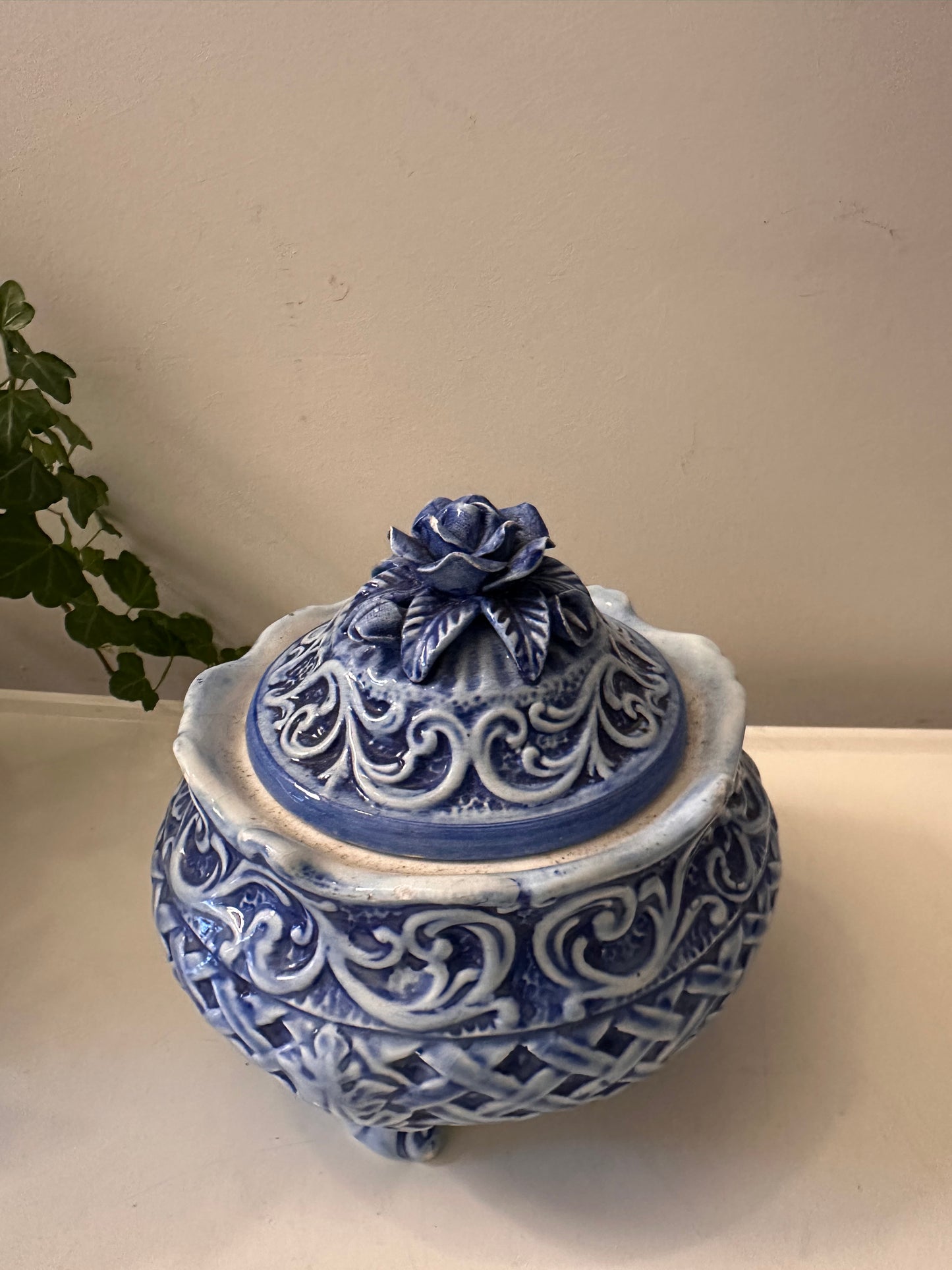 Blauwwit keramieken potje met dekseltje