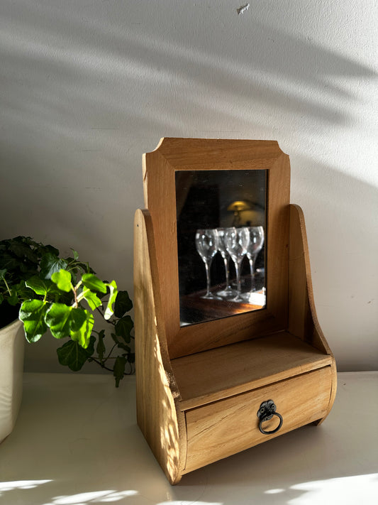 Houten tafelspiegeltje met lade