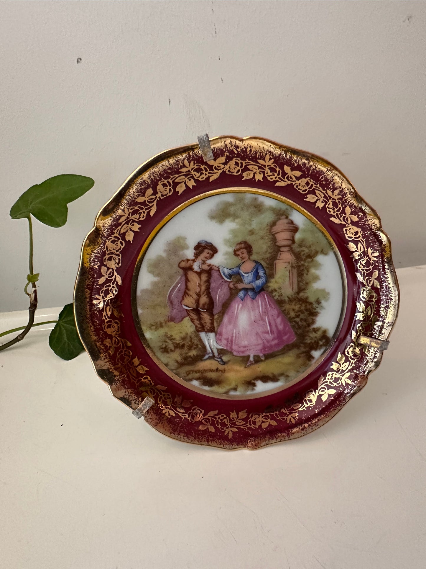 Limoges bordje op standaard