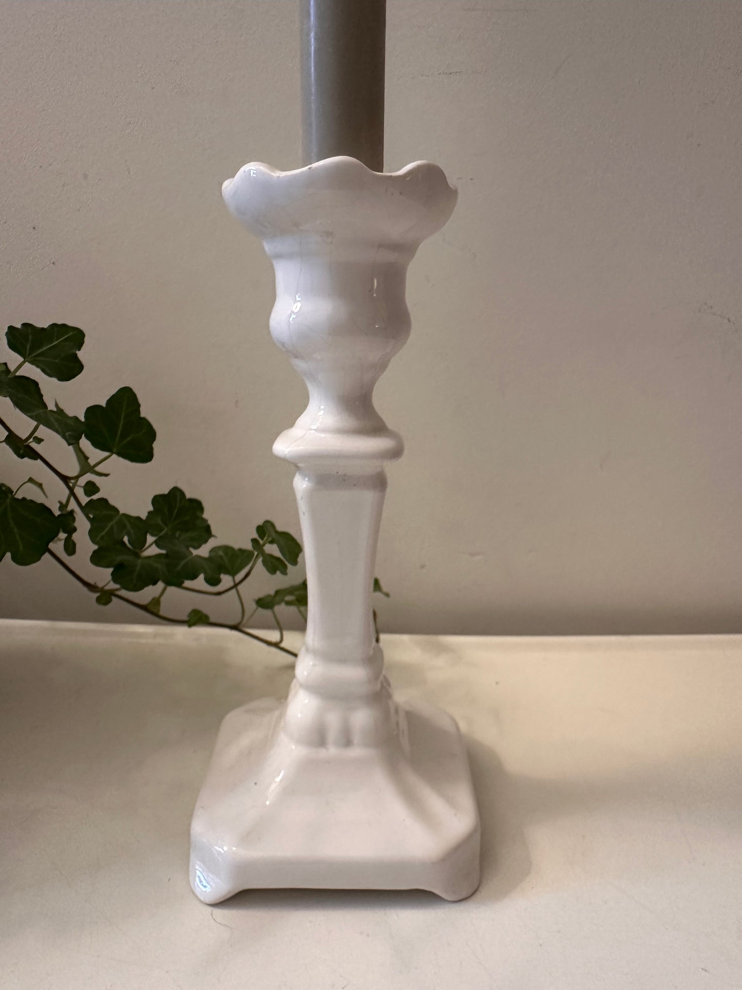 Kandelaar wit gemerkt Delfts Holland 1694