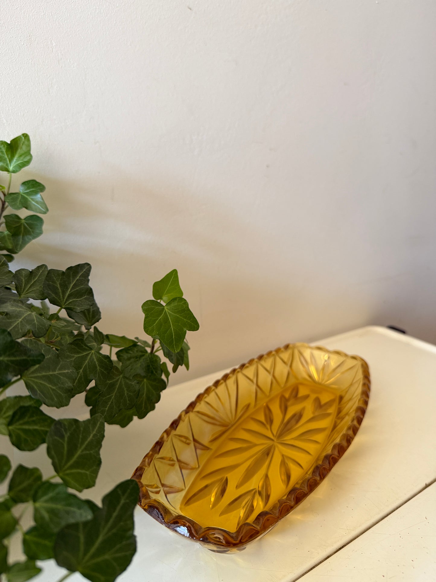 Persglazen amberkleurig schaaltje