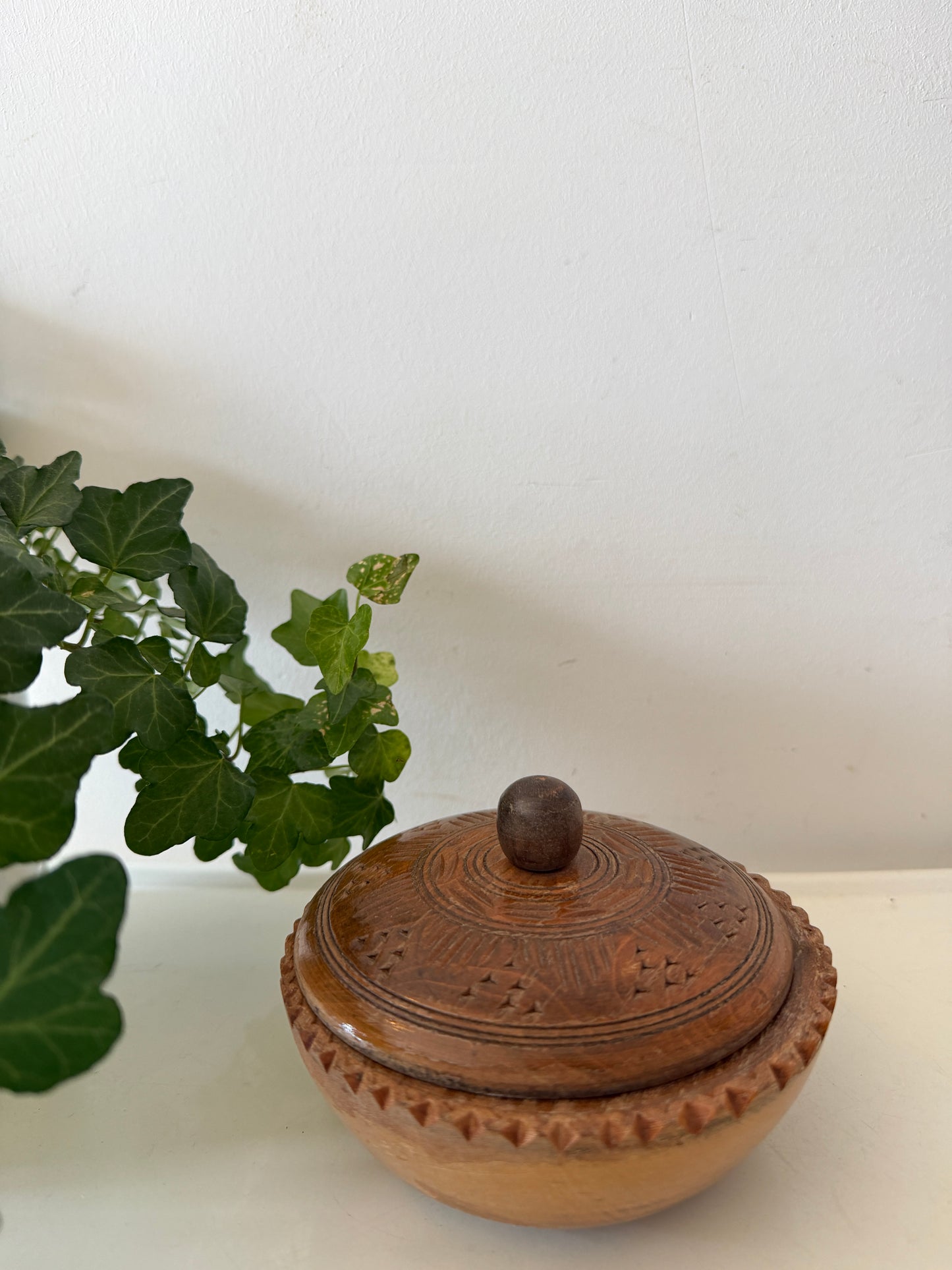 Rond houten bewaardoosje