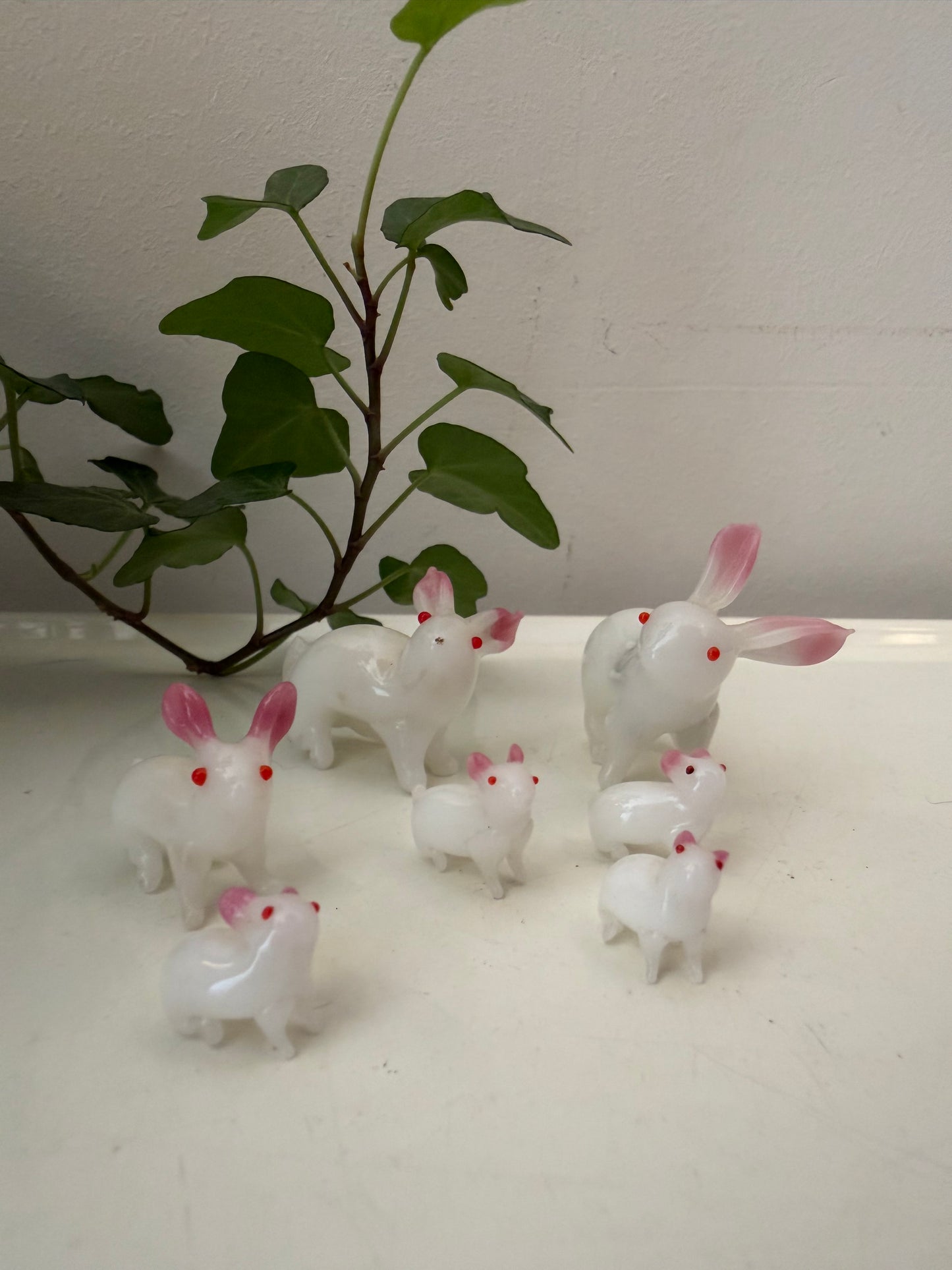 Set van 7 miniatuurtjes Murano glazen konijntjes